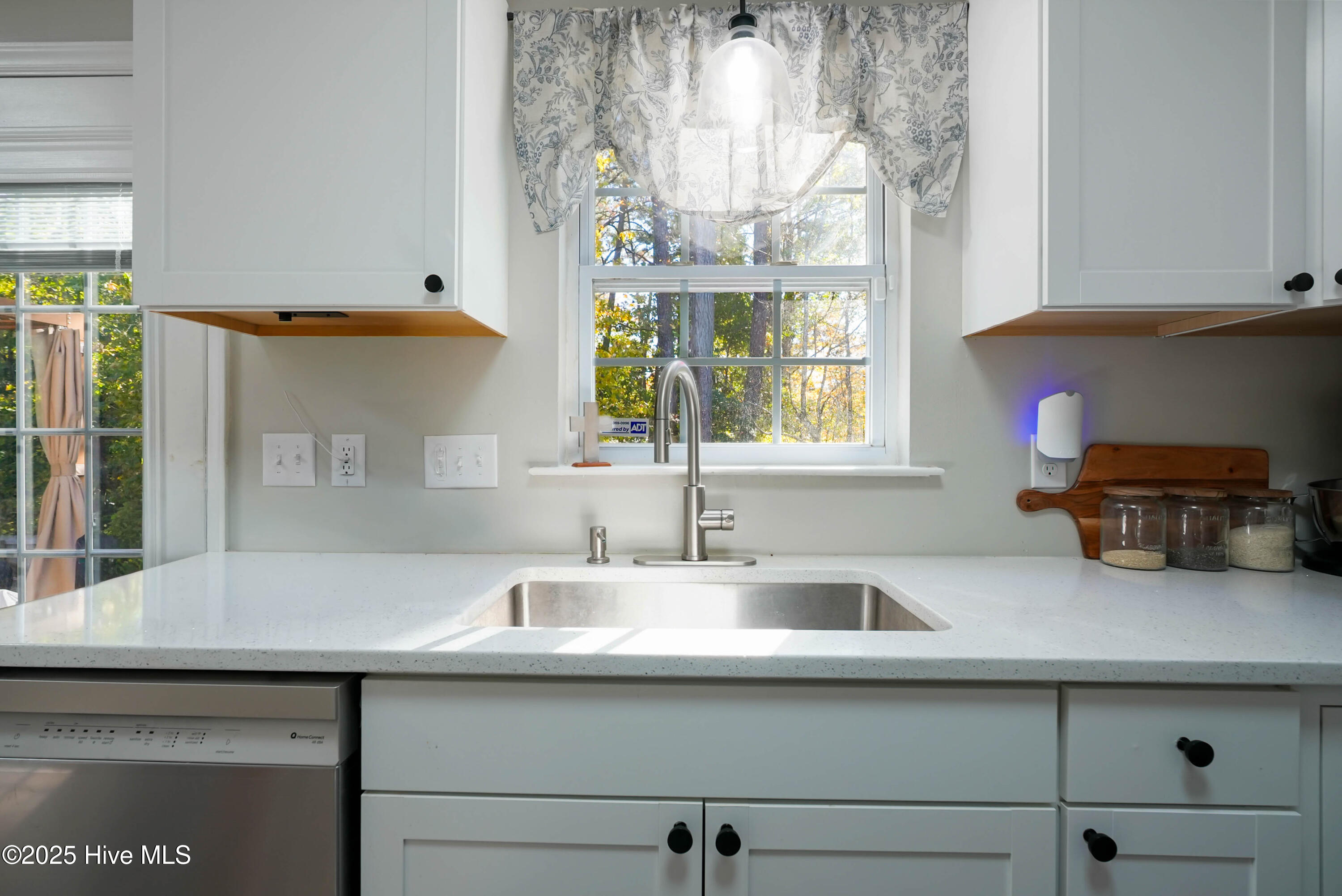 100542375 | Photo 15