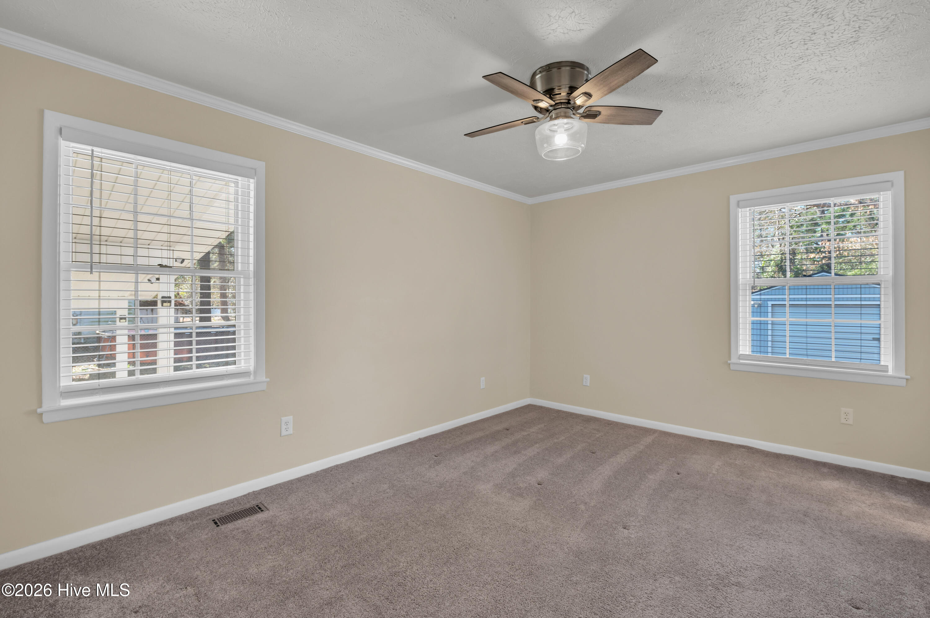 100547625 | Photo 16