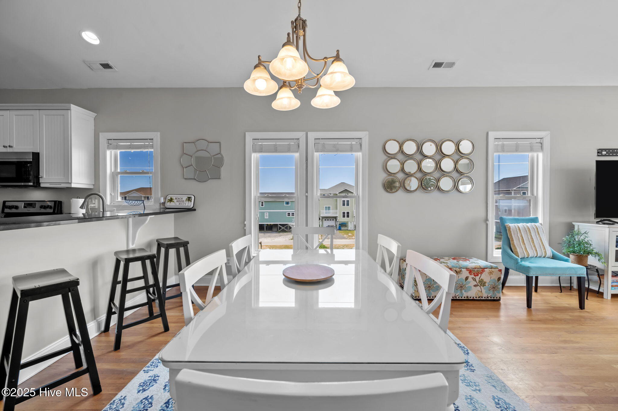 100538921 | Photo 43