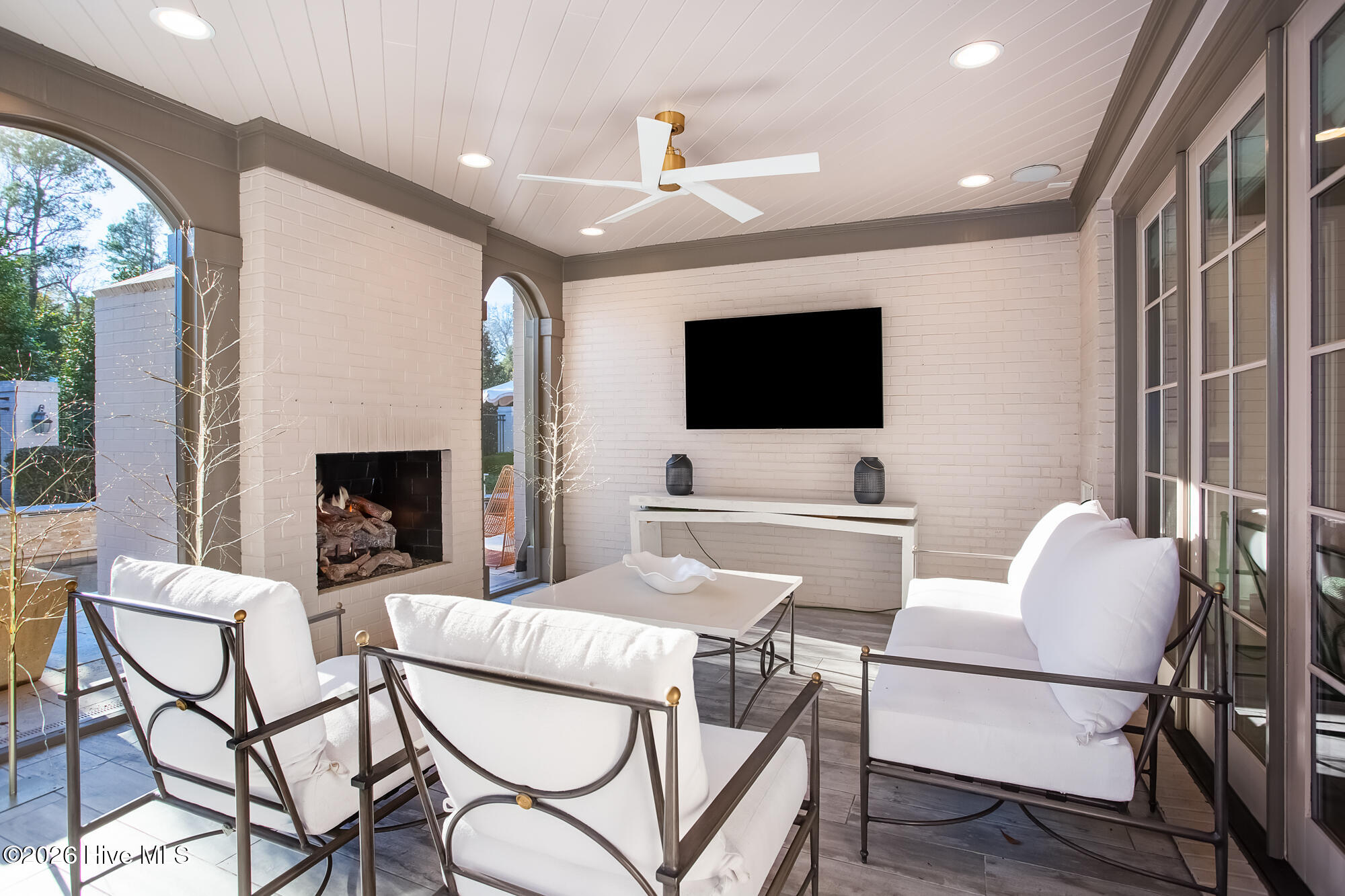 100552685 | Photo 39