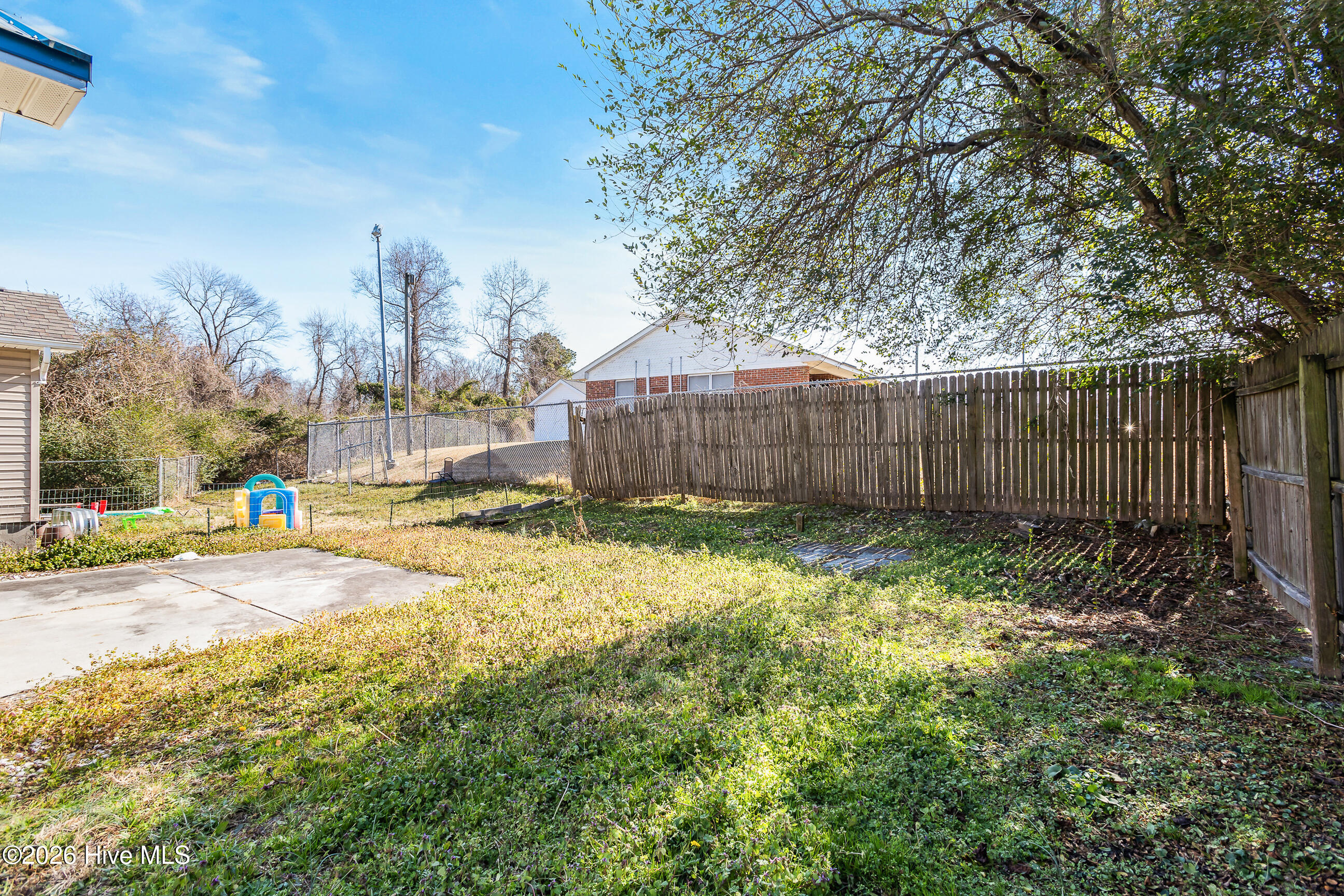 100551907 | Photo 21