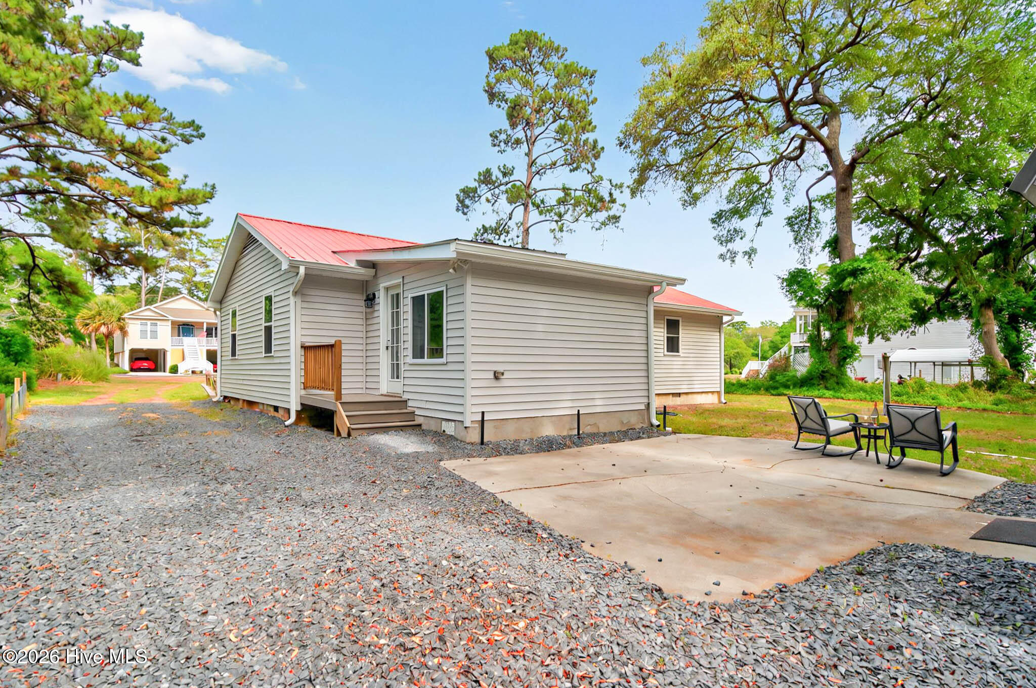 100556049 | Photo 60