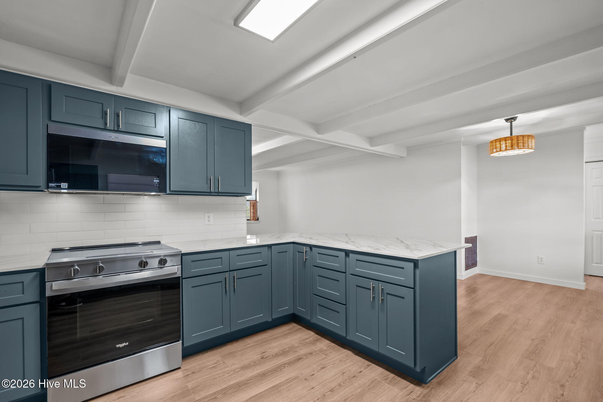 100541666 | Photo 21