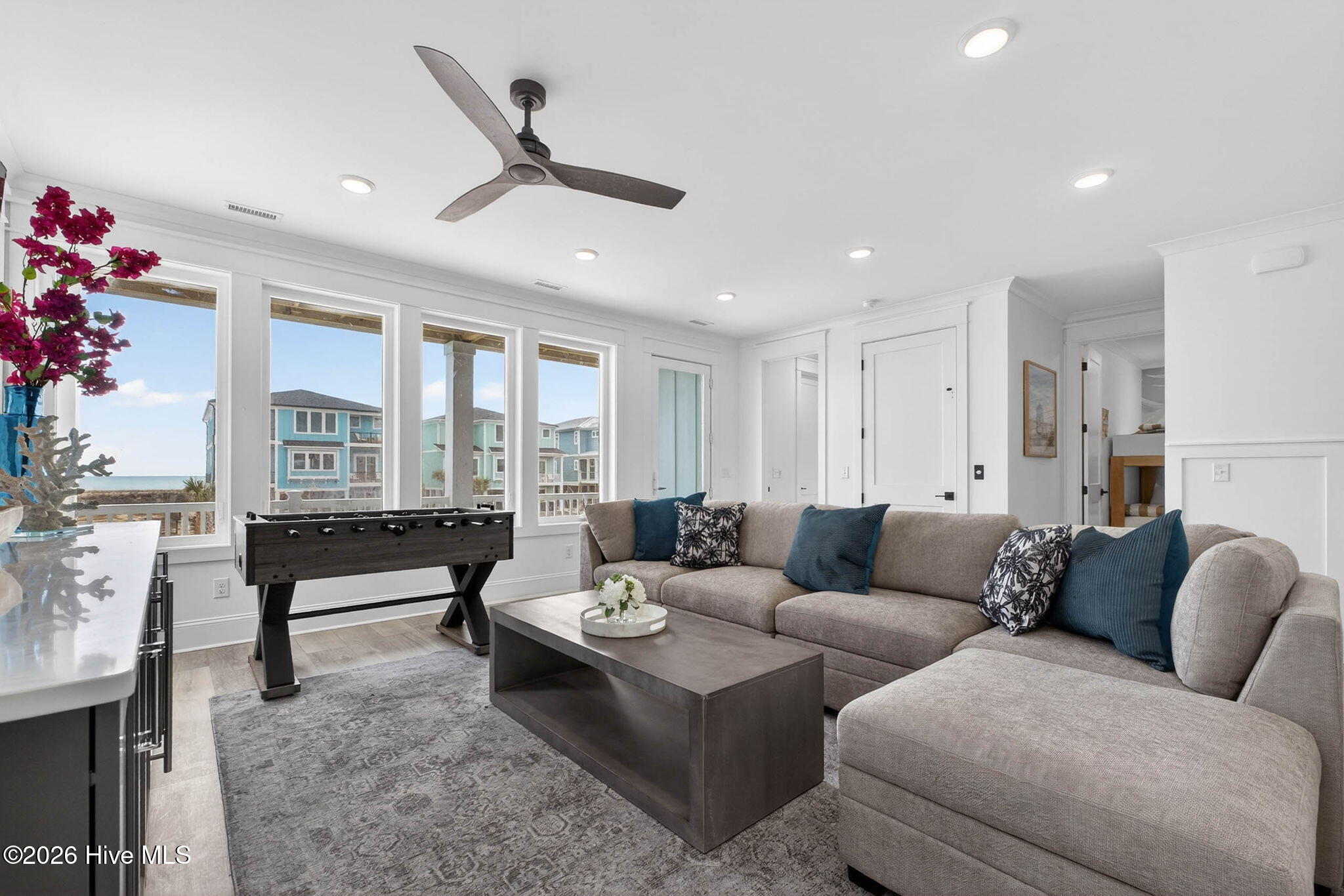 100543300 | Photo 30