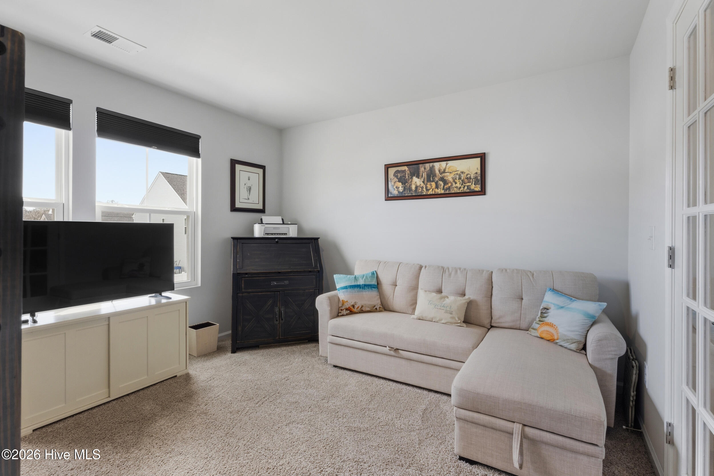 100558128 | Photo 32