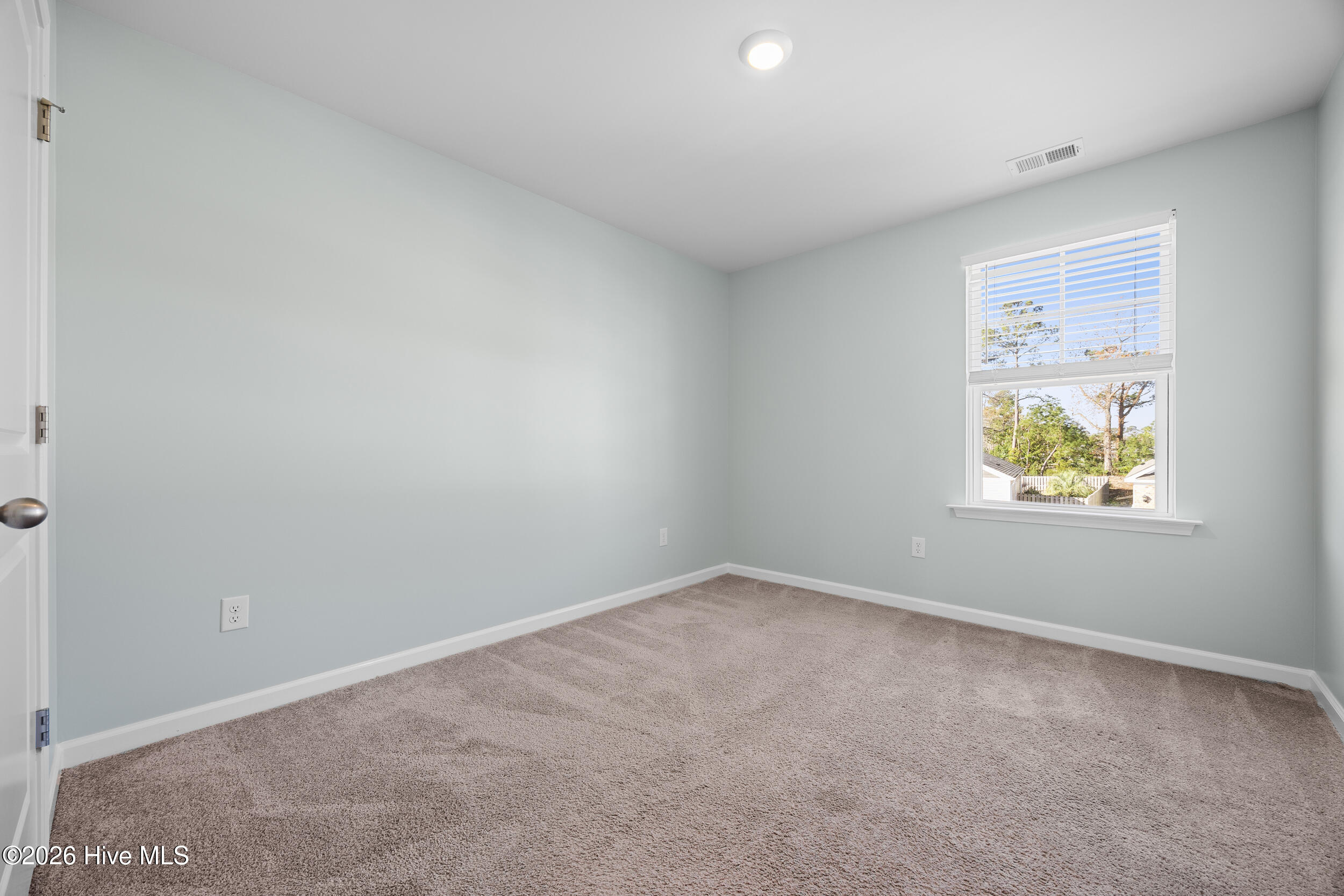 100561836 | Photo 33