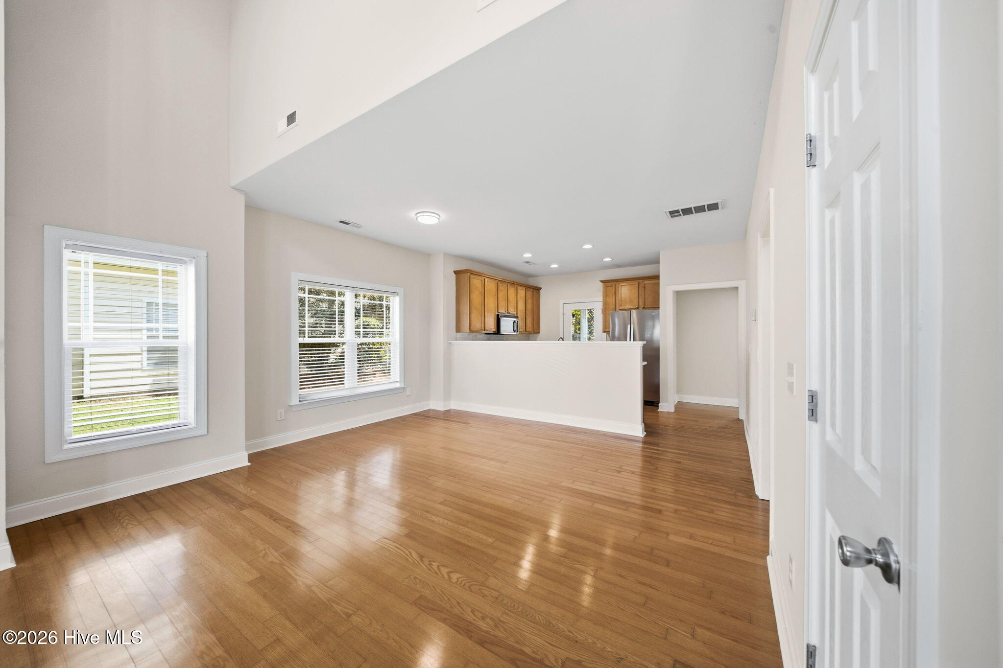 100566234 | Photo 15