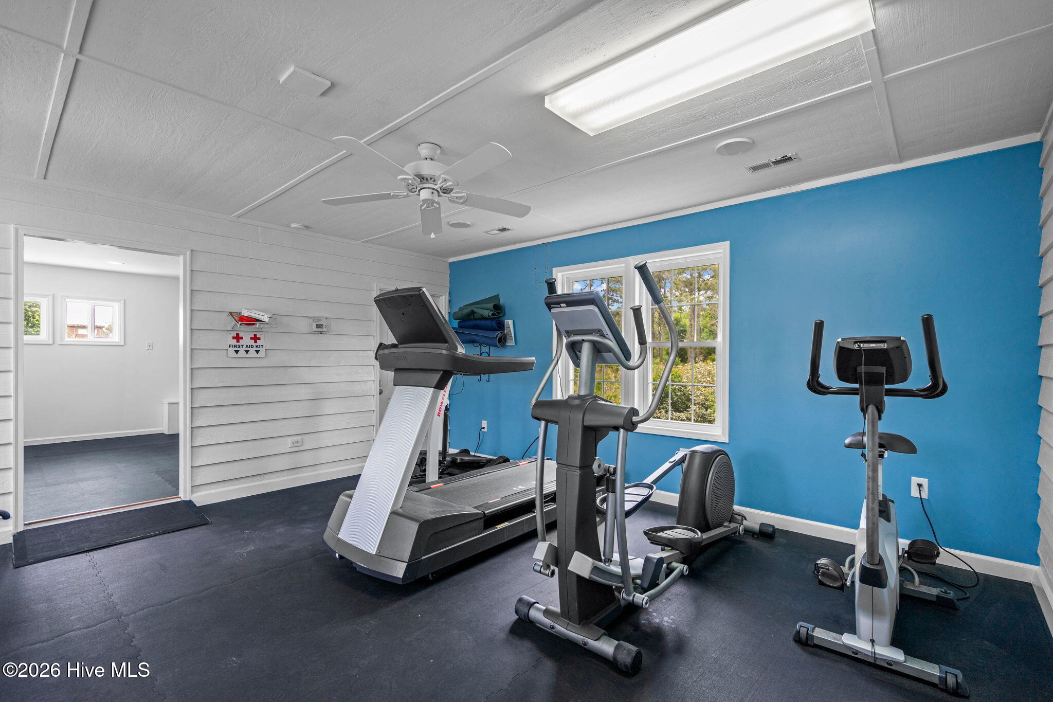 100547752 | Photo 75