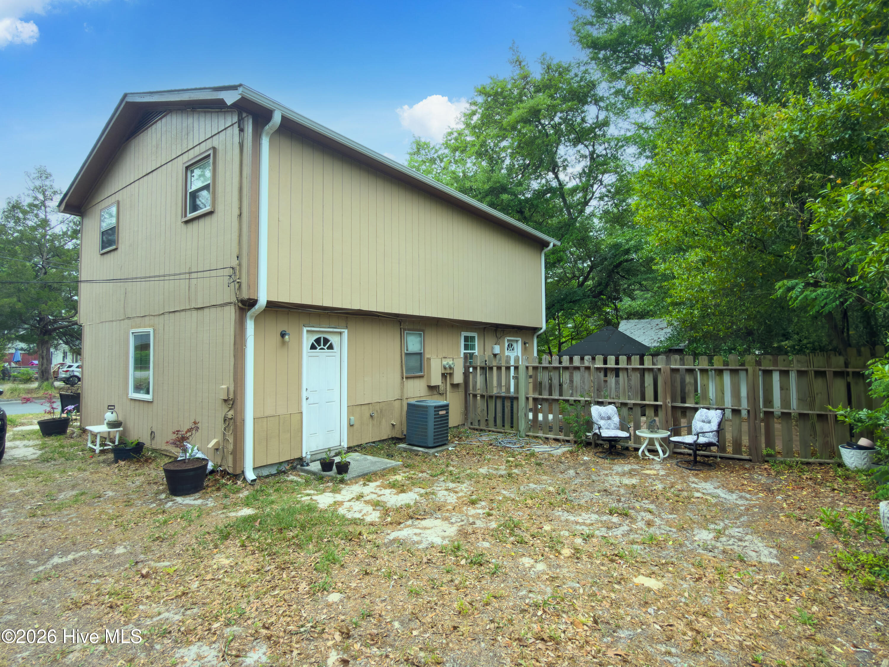 100568677 | Photo 24