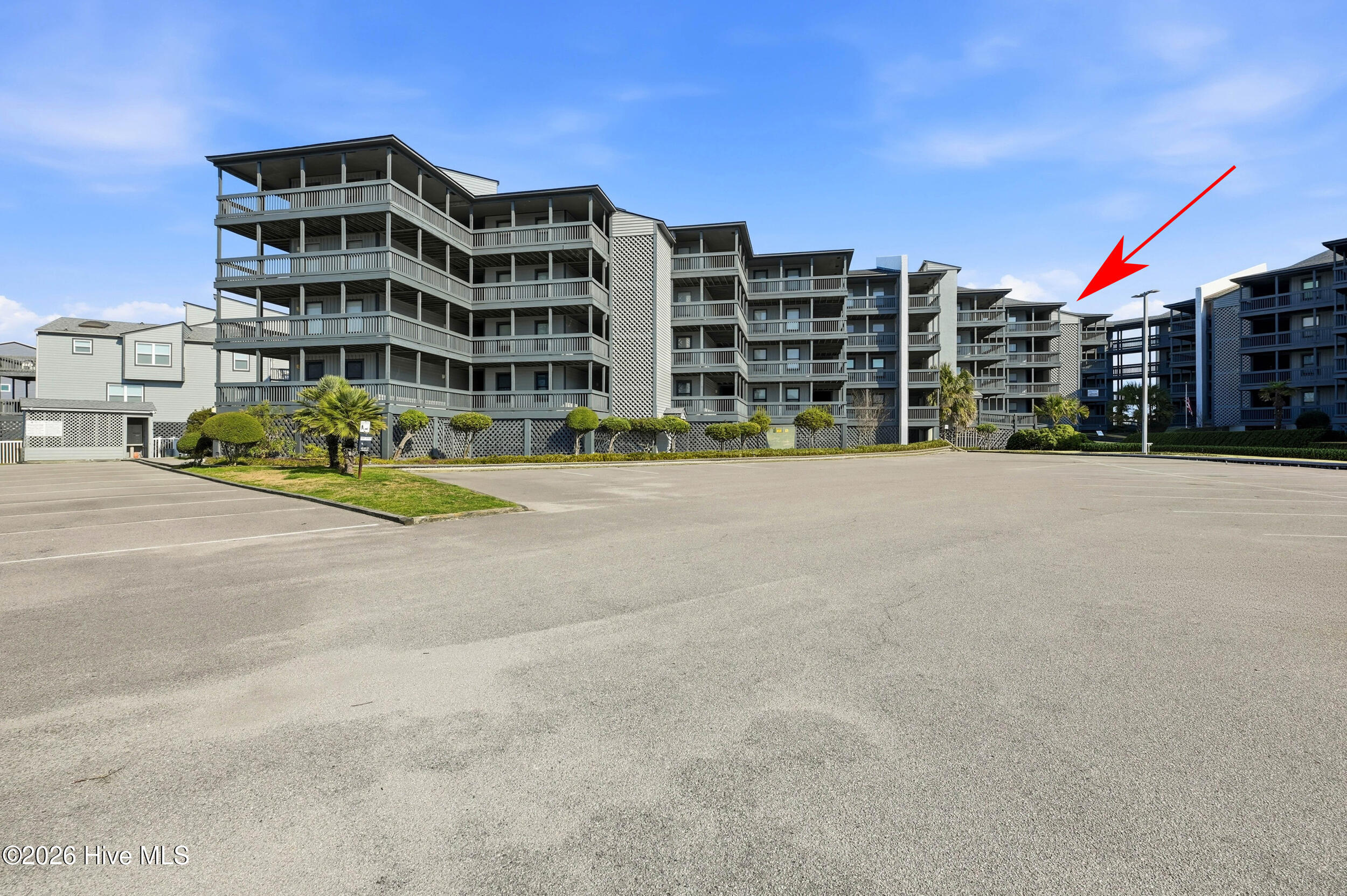 100563285 | Photo 26