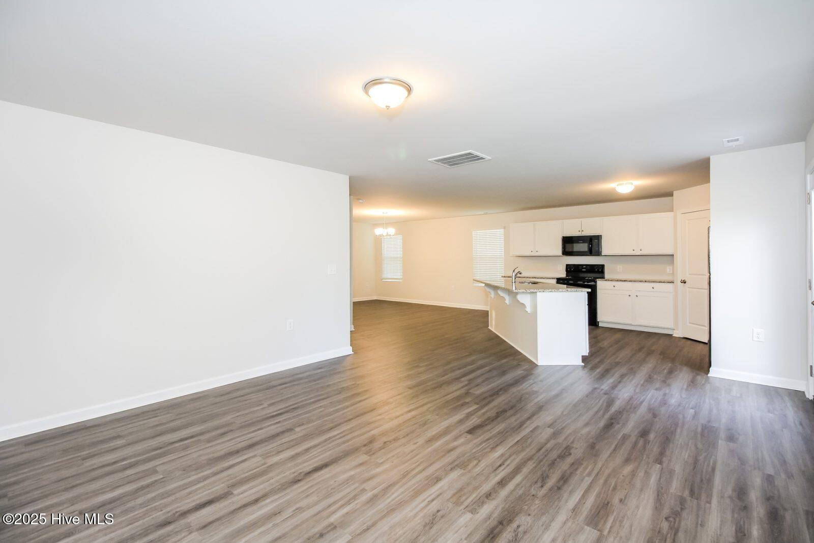 003-photo-living-room-12562429 (1)