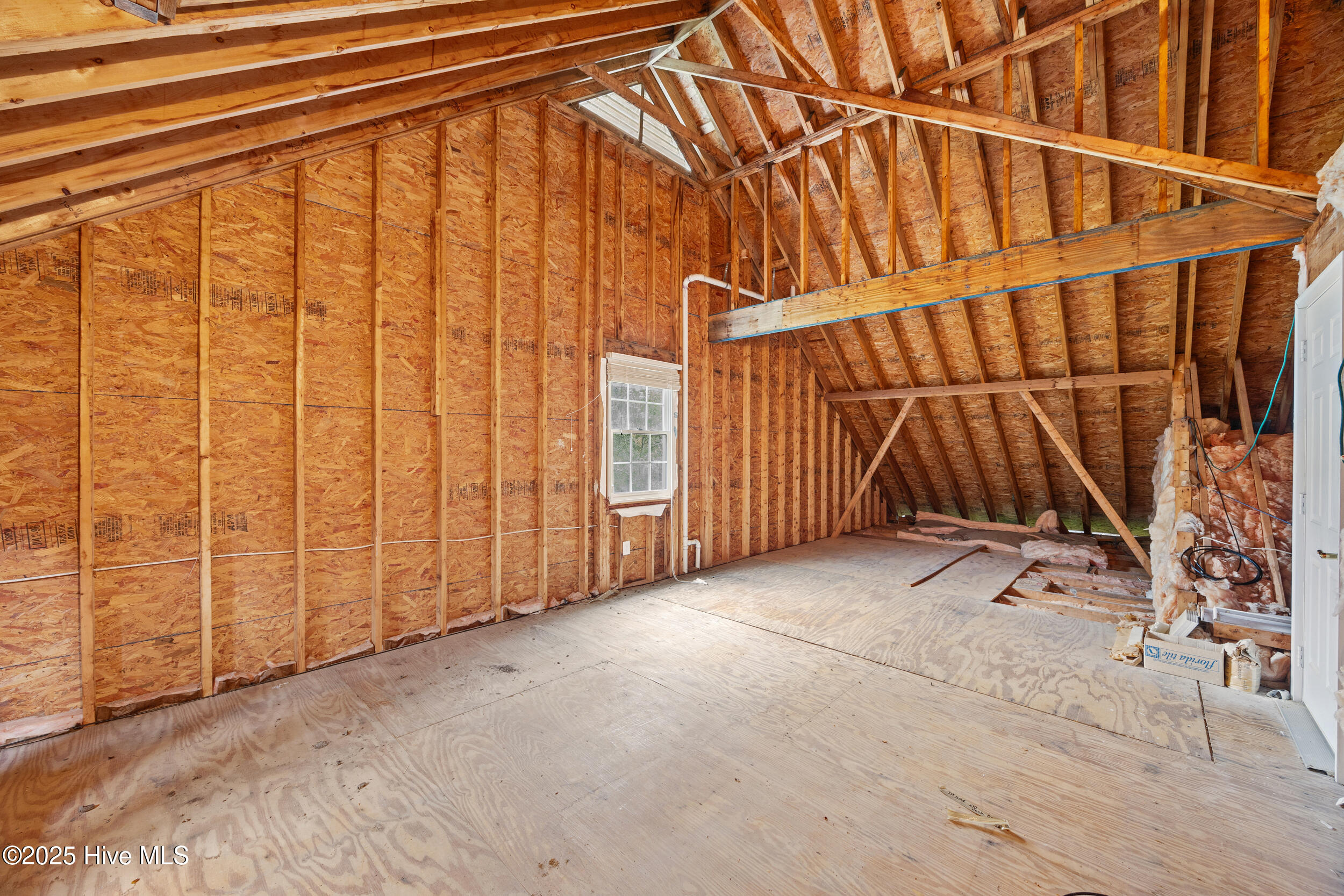 100538720 | Photo 53