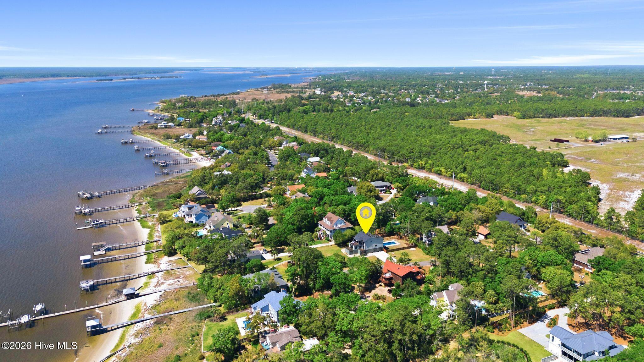 100568012 | Photo 102