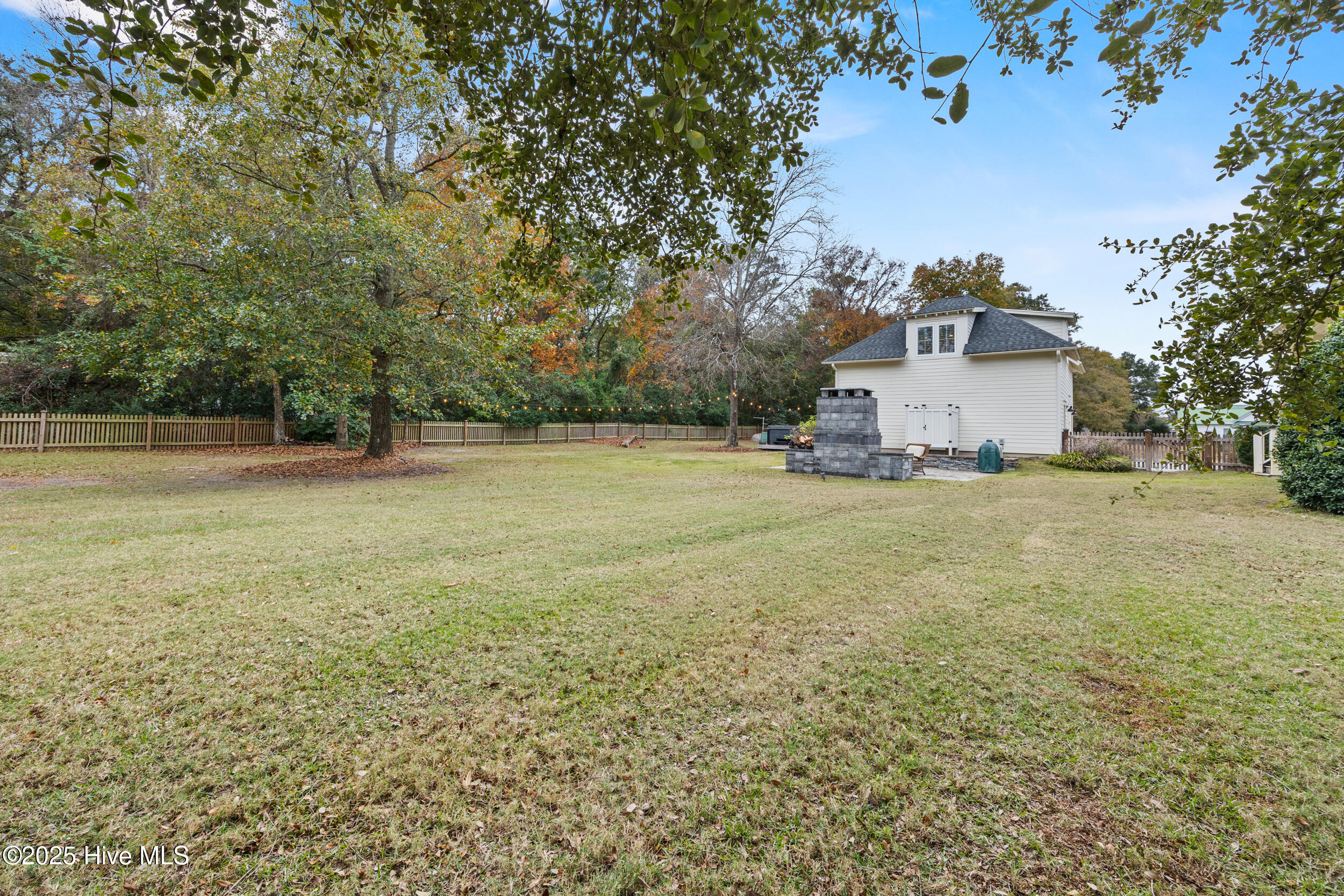 100543217 | Photo 81