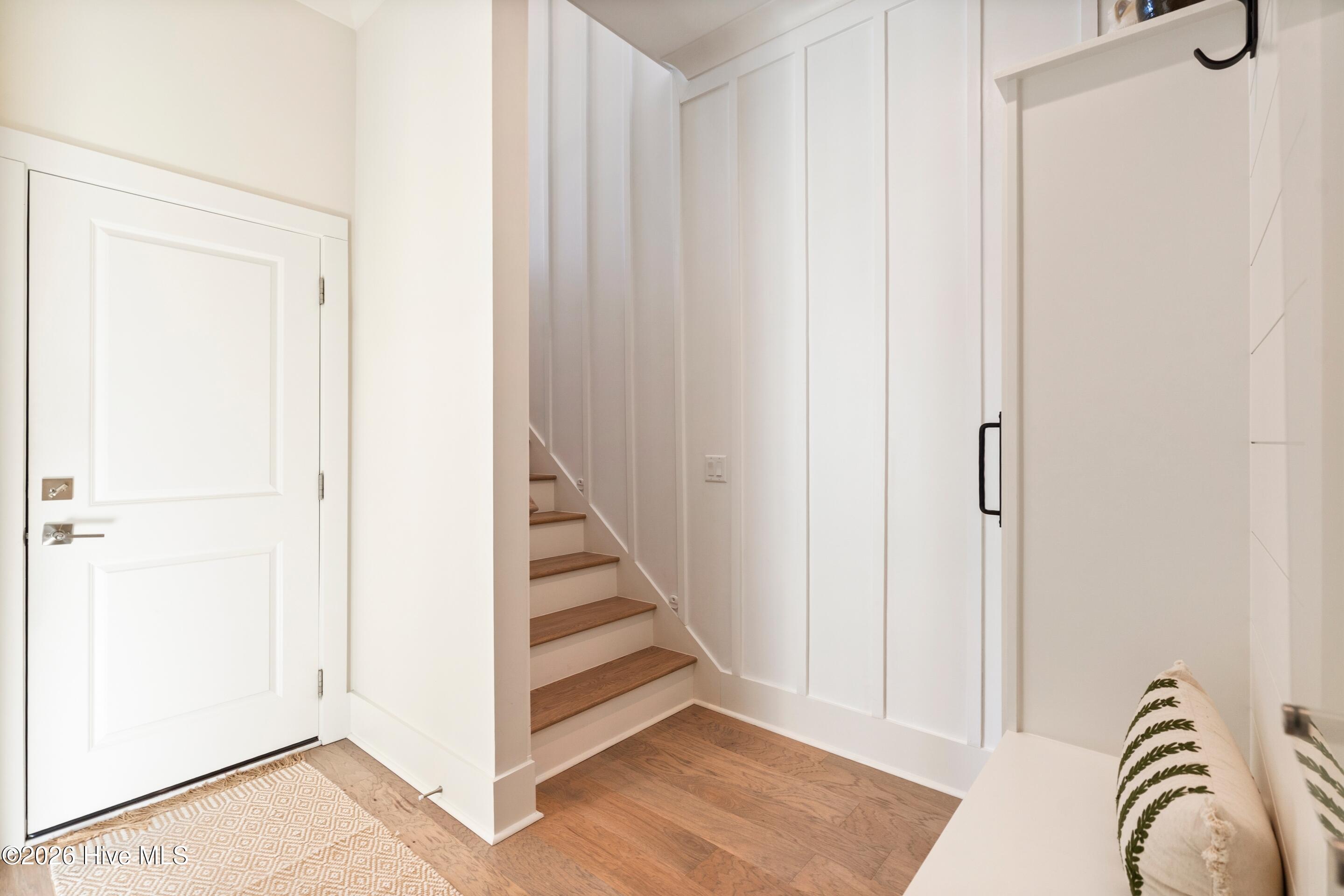 100546830 | Photo 59