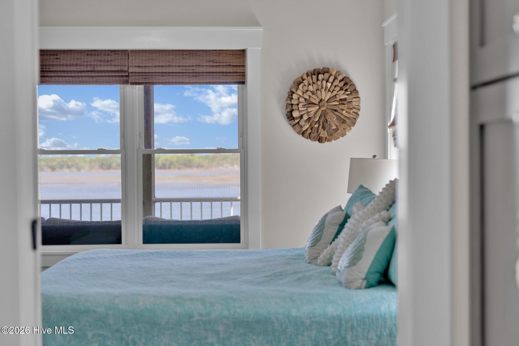 100569220 | Photo 36