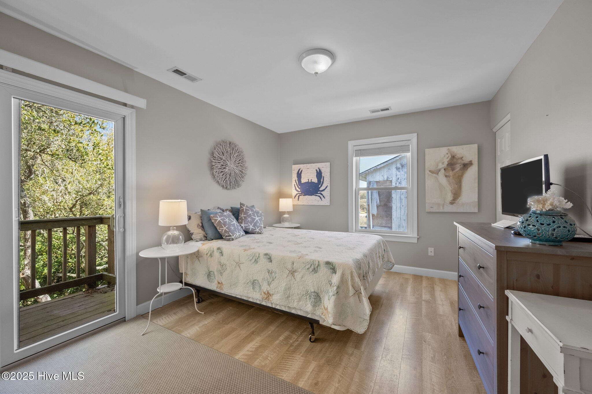 100497949 | Photo 20