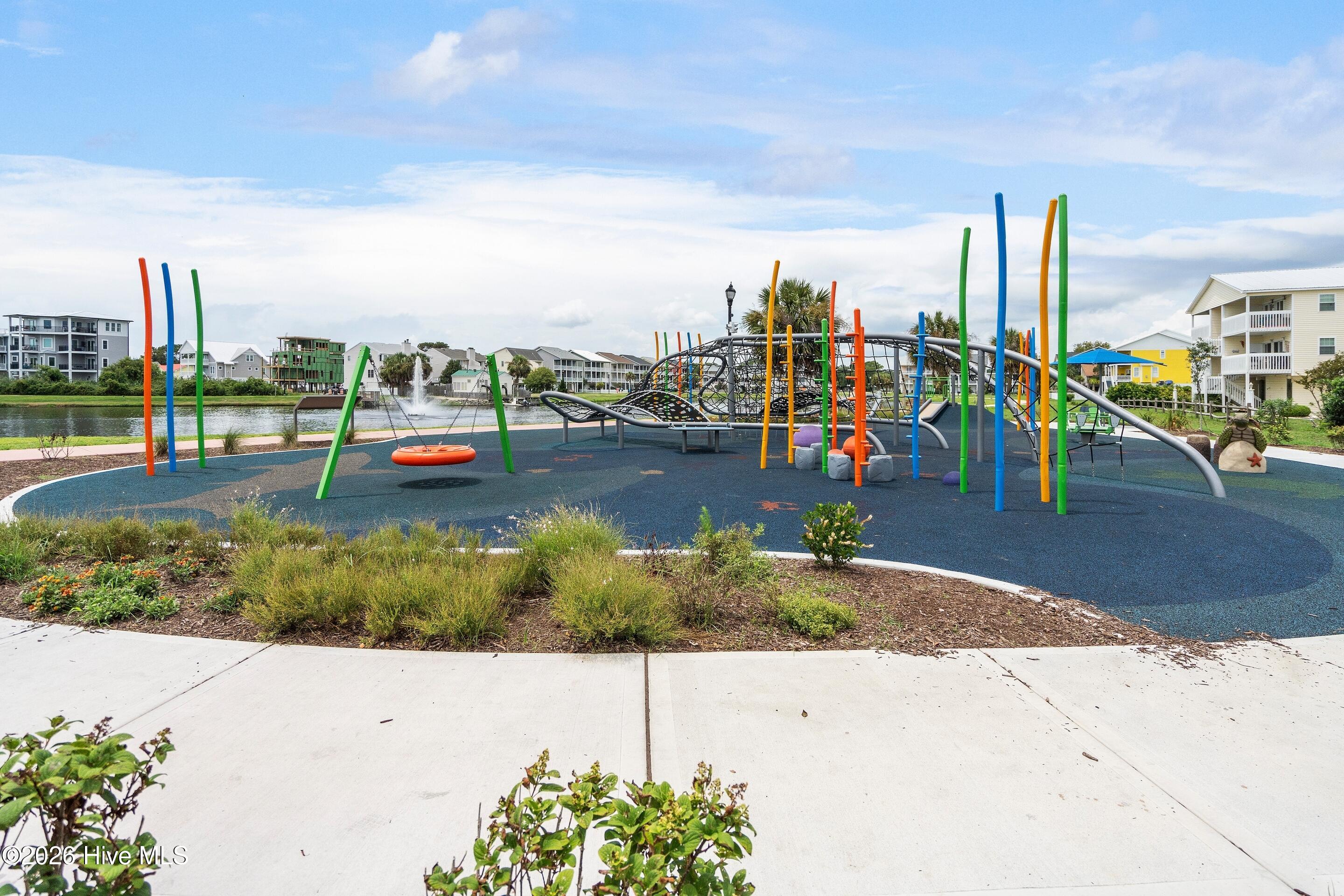 100549328 | Photo 46