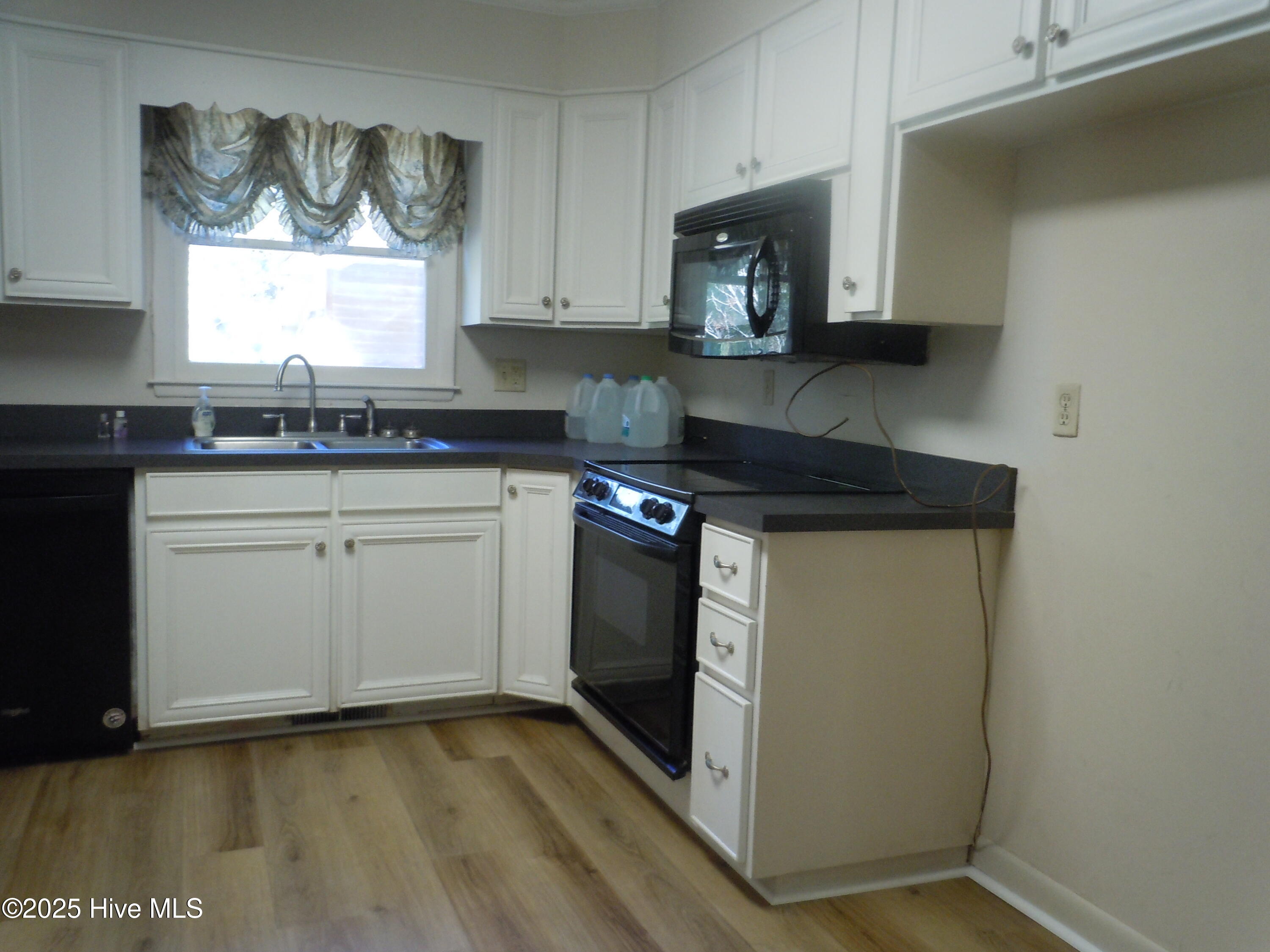 100533053 | Photo 16