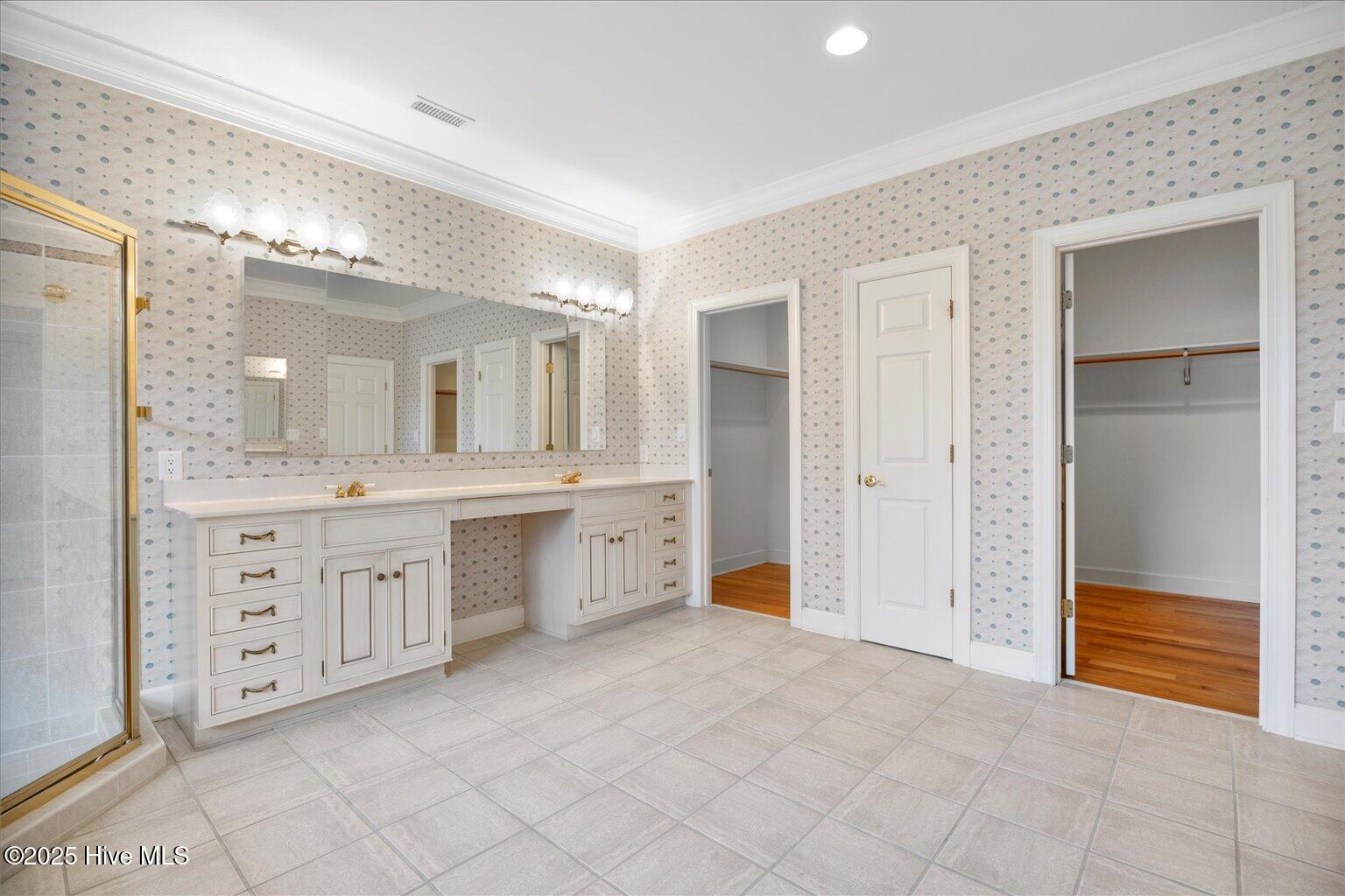 100527258 | Photo 33