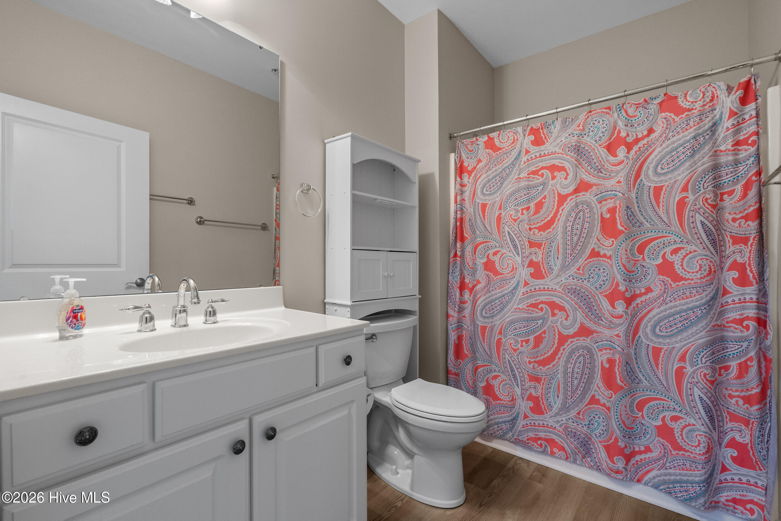 100570667 | Photo 26