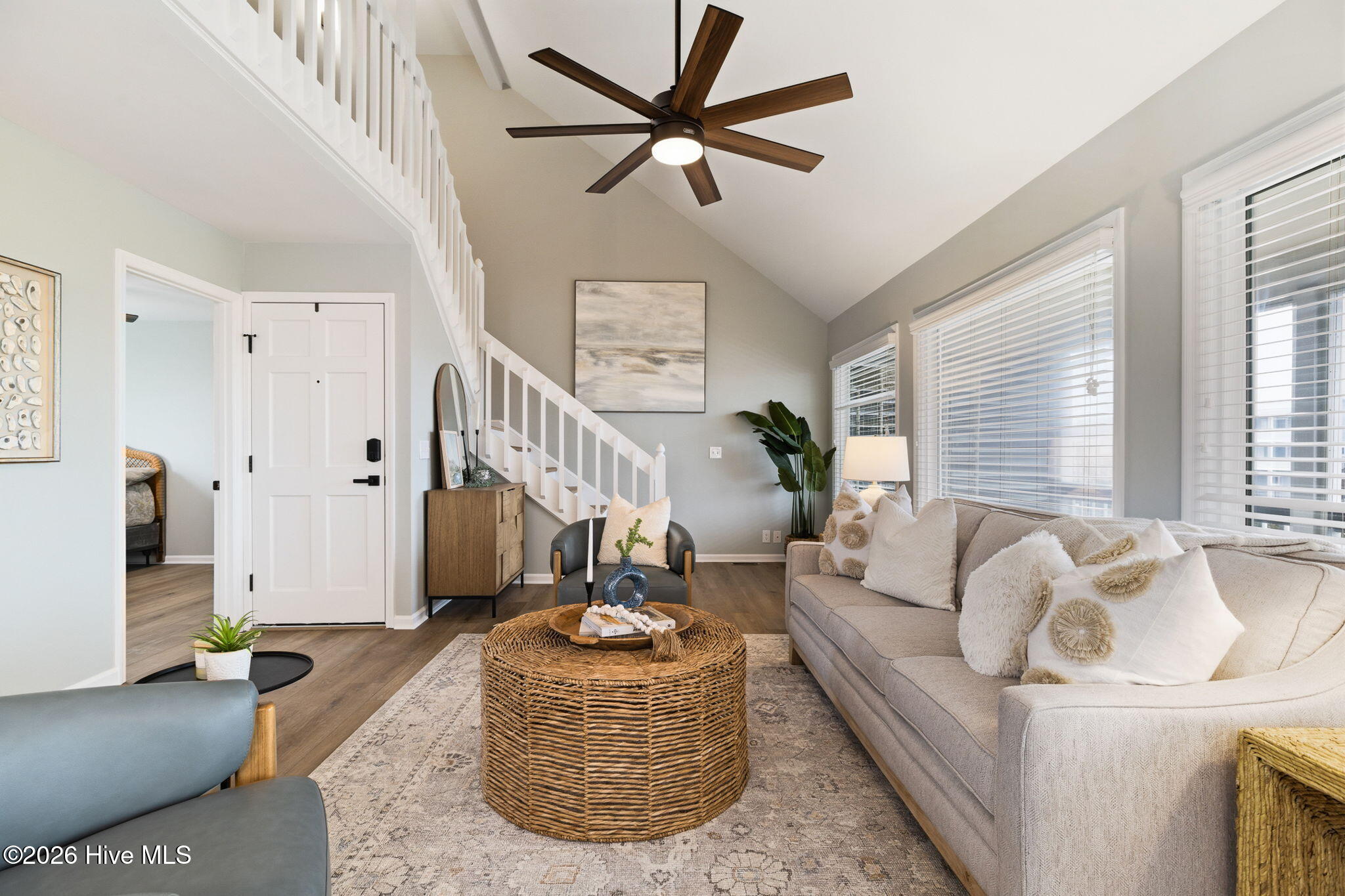 100557260 | Photo 10