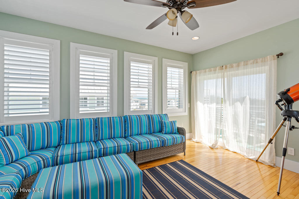 100509824 | Photo 30