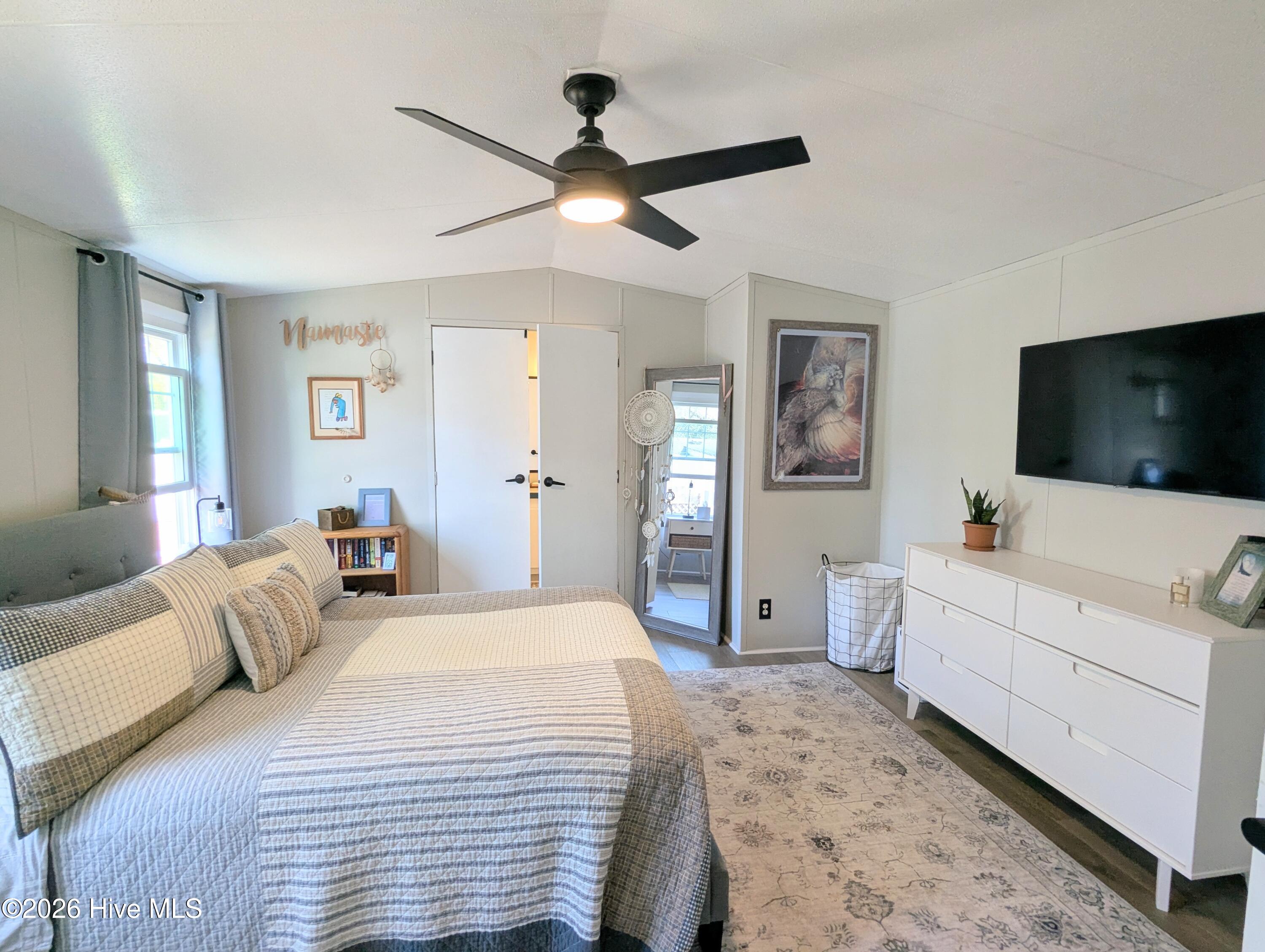 100548489 | Photo 17