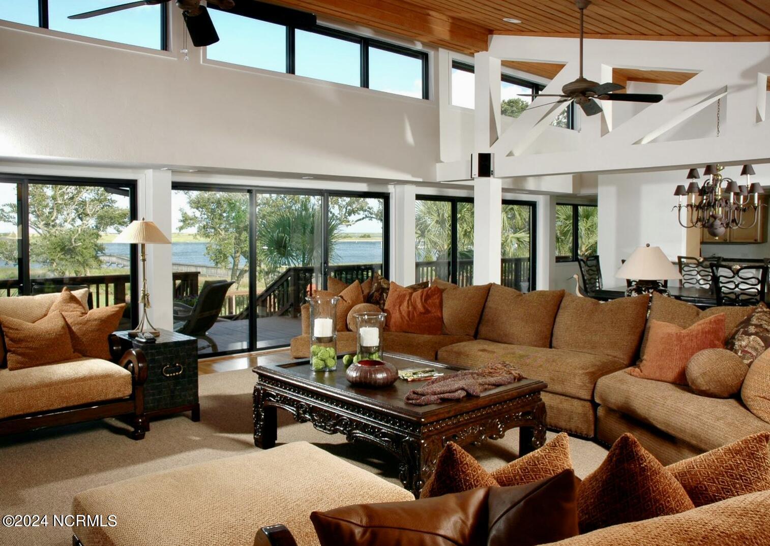 100463801 | Photo 30