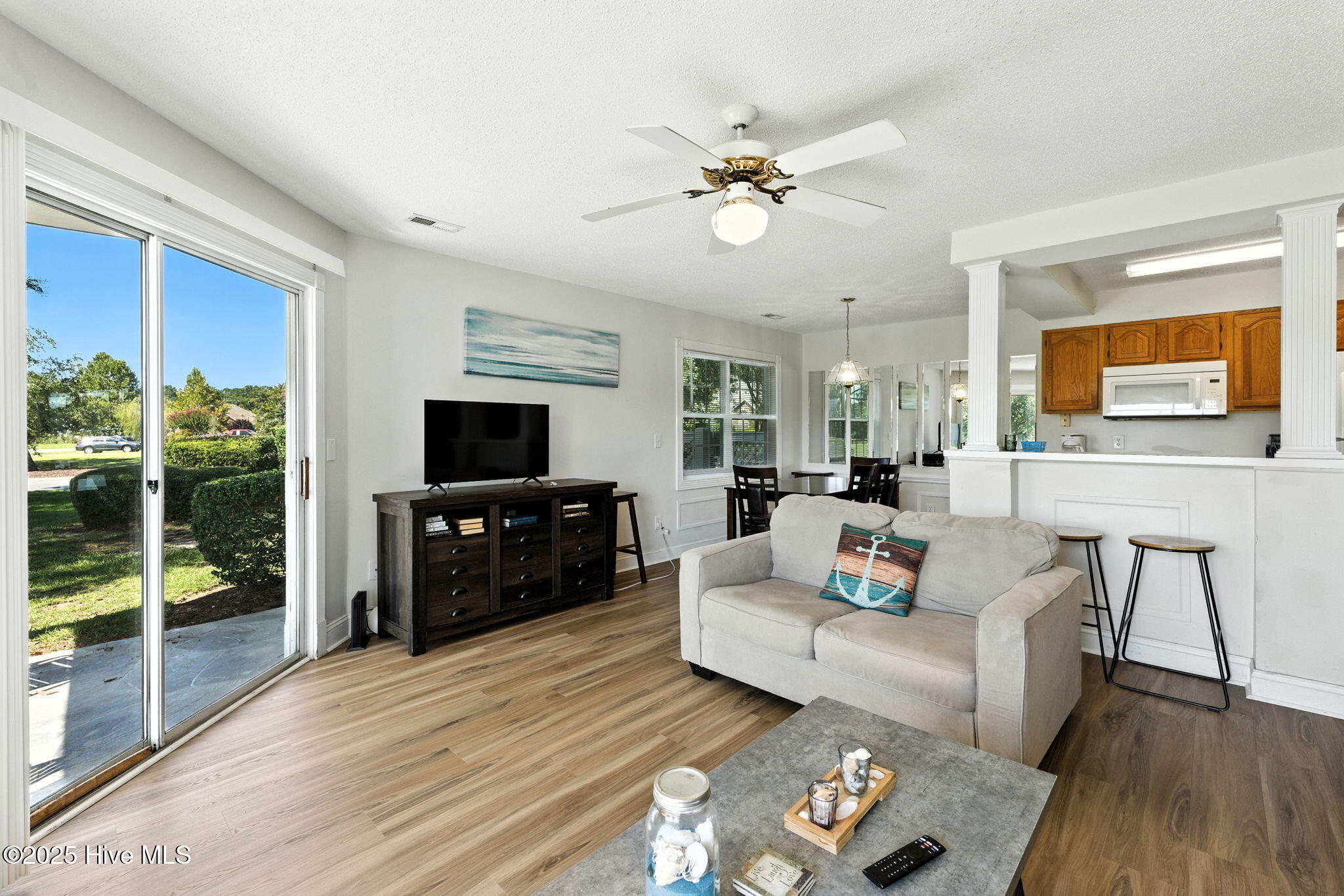 100527104 | Photo 21