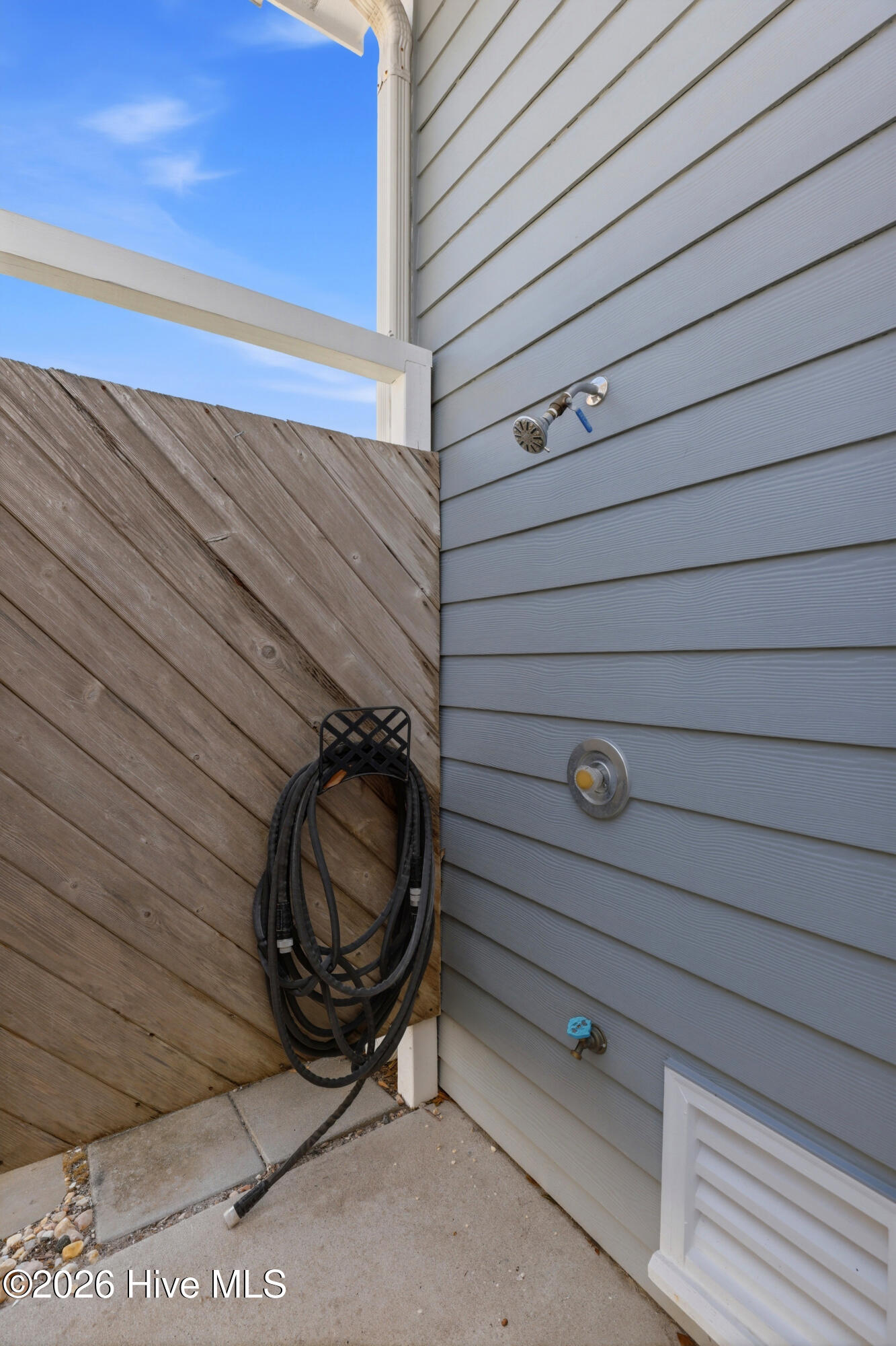 100559710 | Photo 57