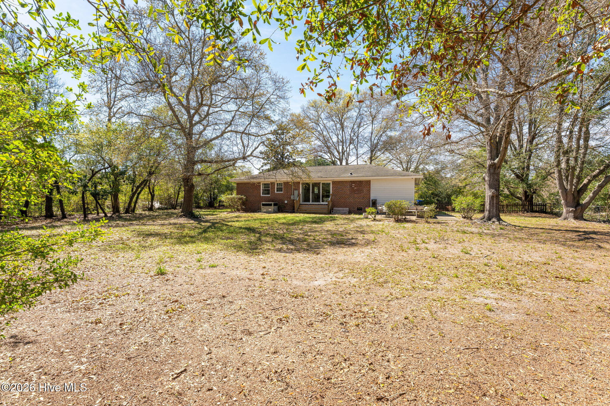 100561167 | Photo 35