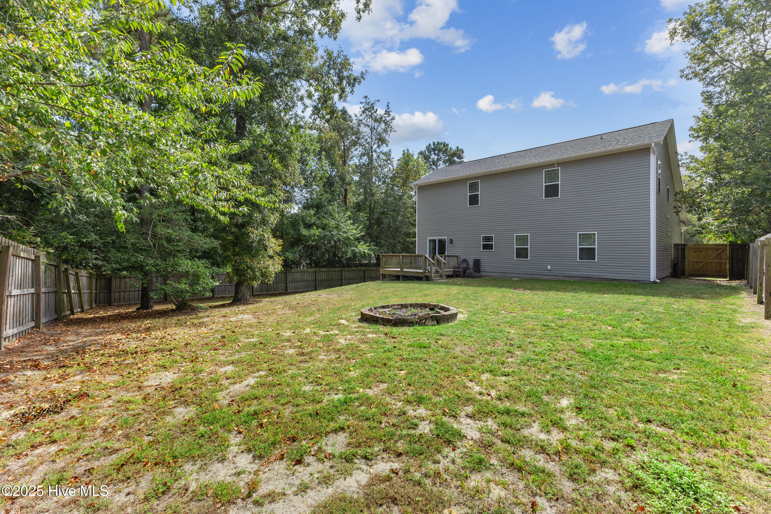 100533307 | Photo 43