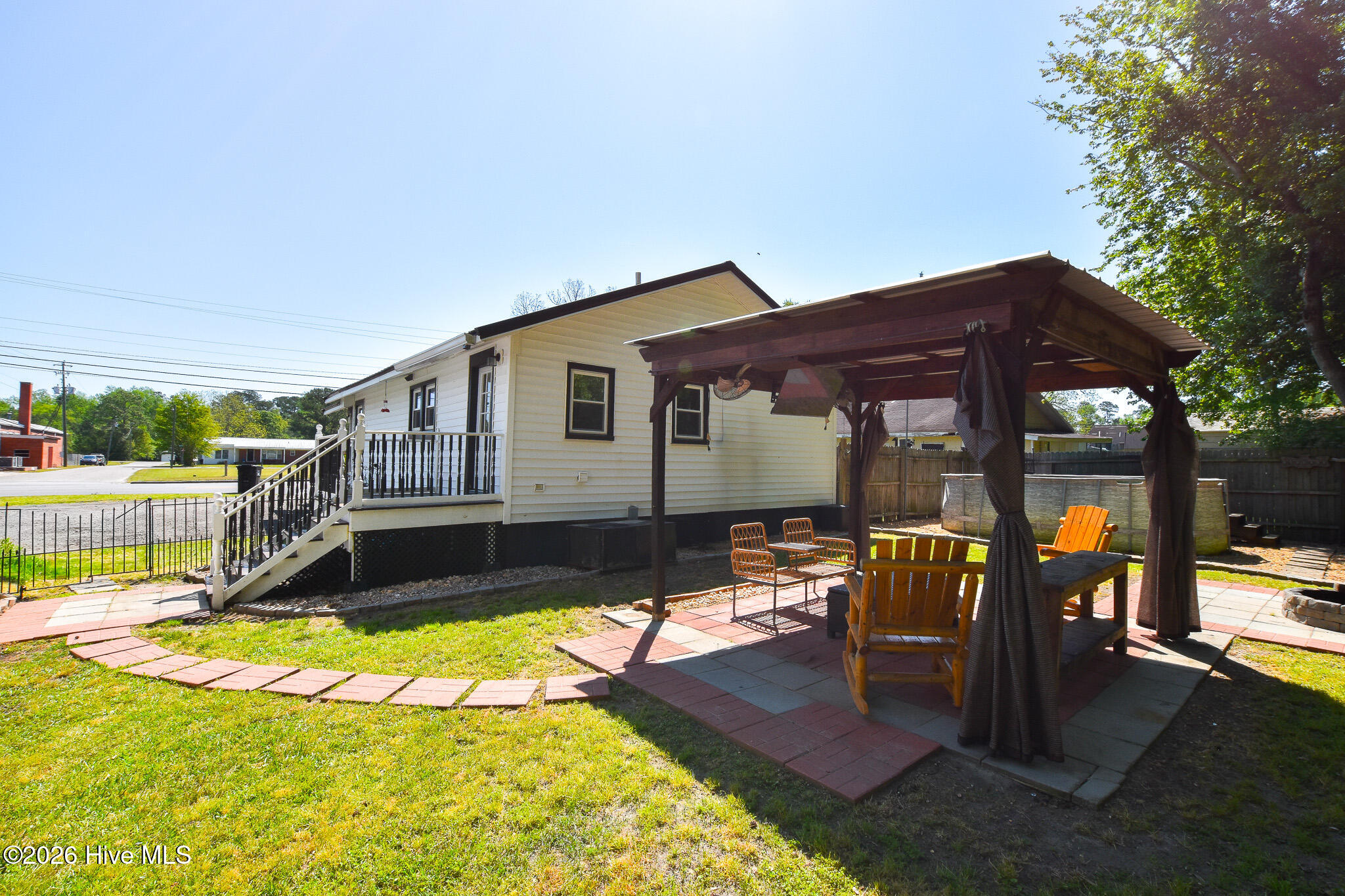 100568599 | Photo 18