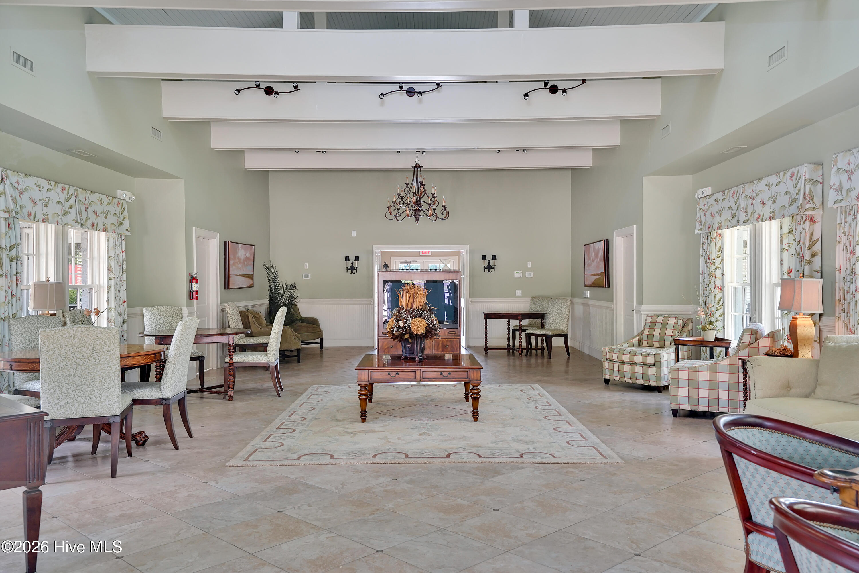 100569737 | Photo 22