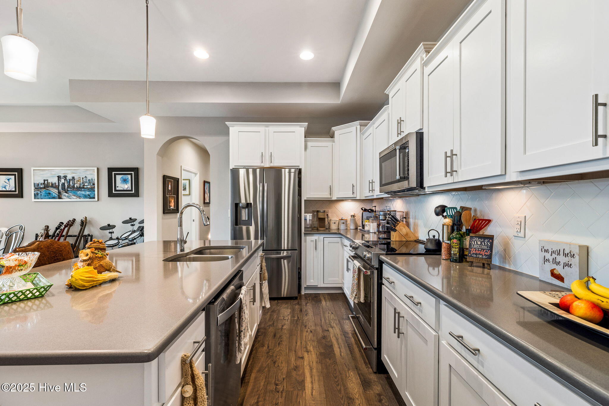 100542385 | Photo 21