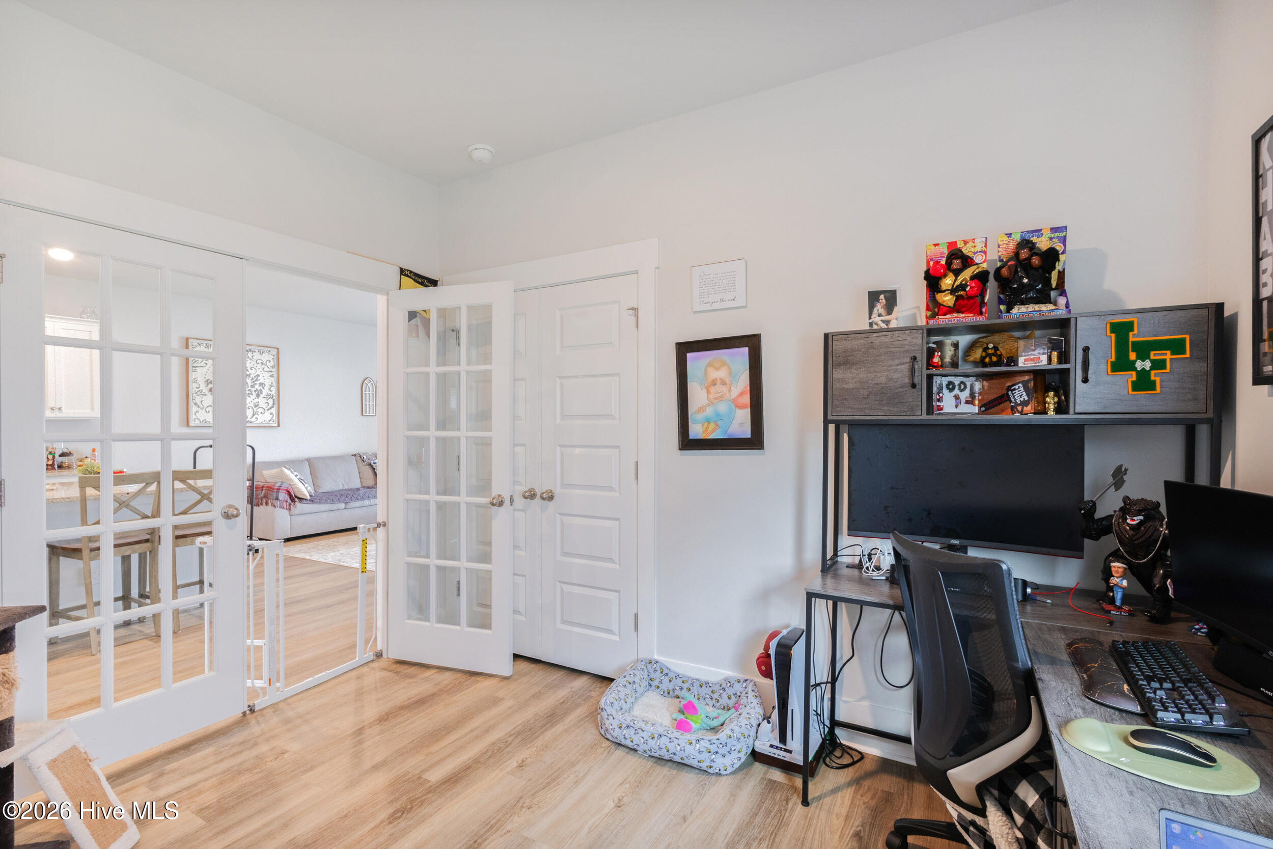 100561359 | Photo 34