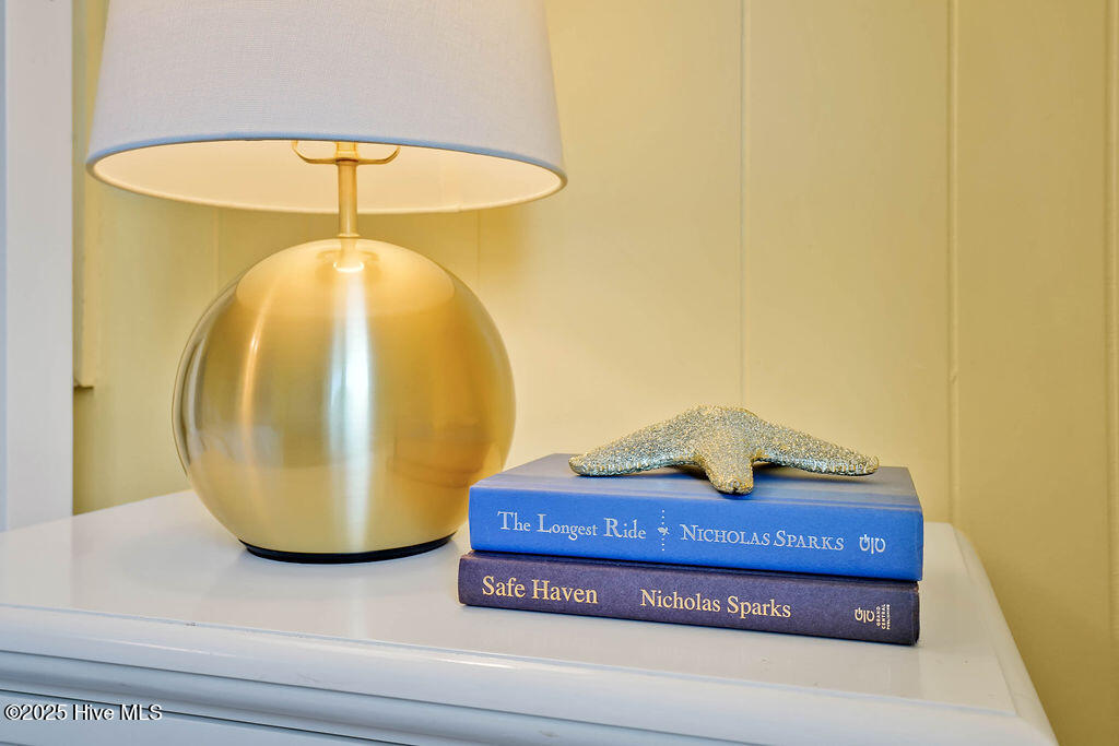 100494223 | Photo 44