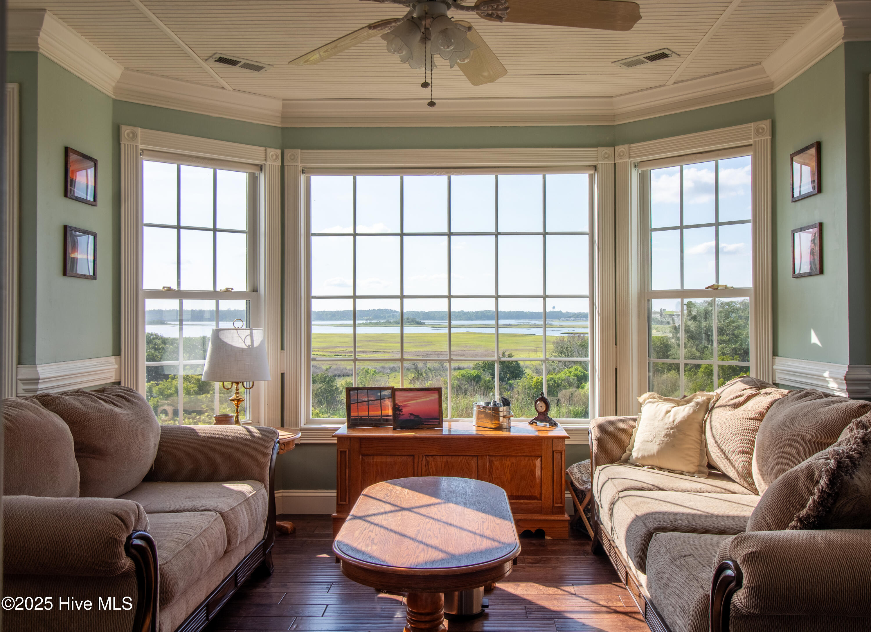 100535600 | Photo 13