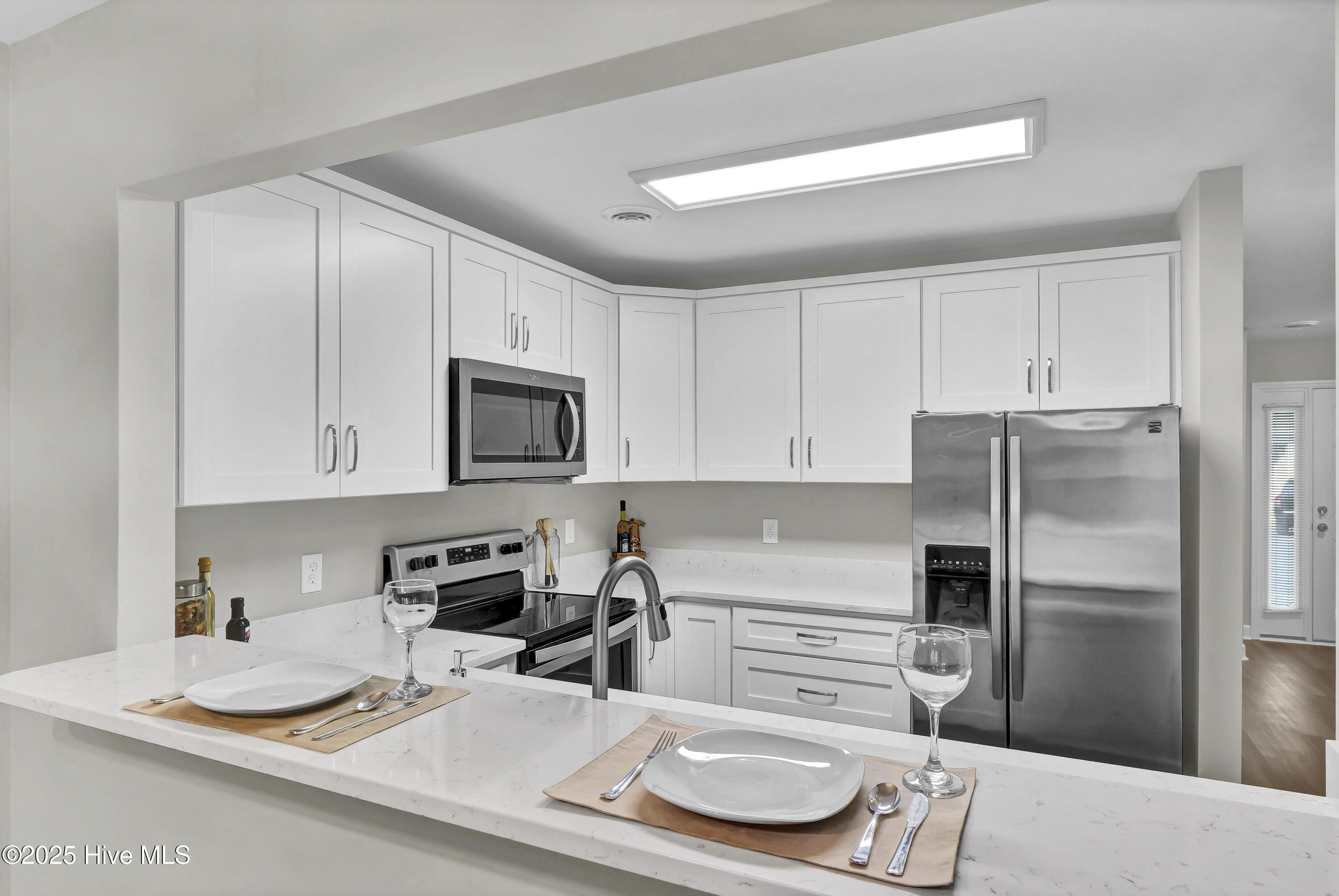 100557867 | Photo 24