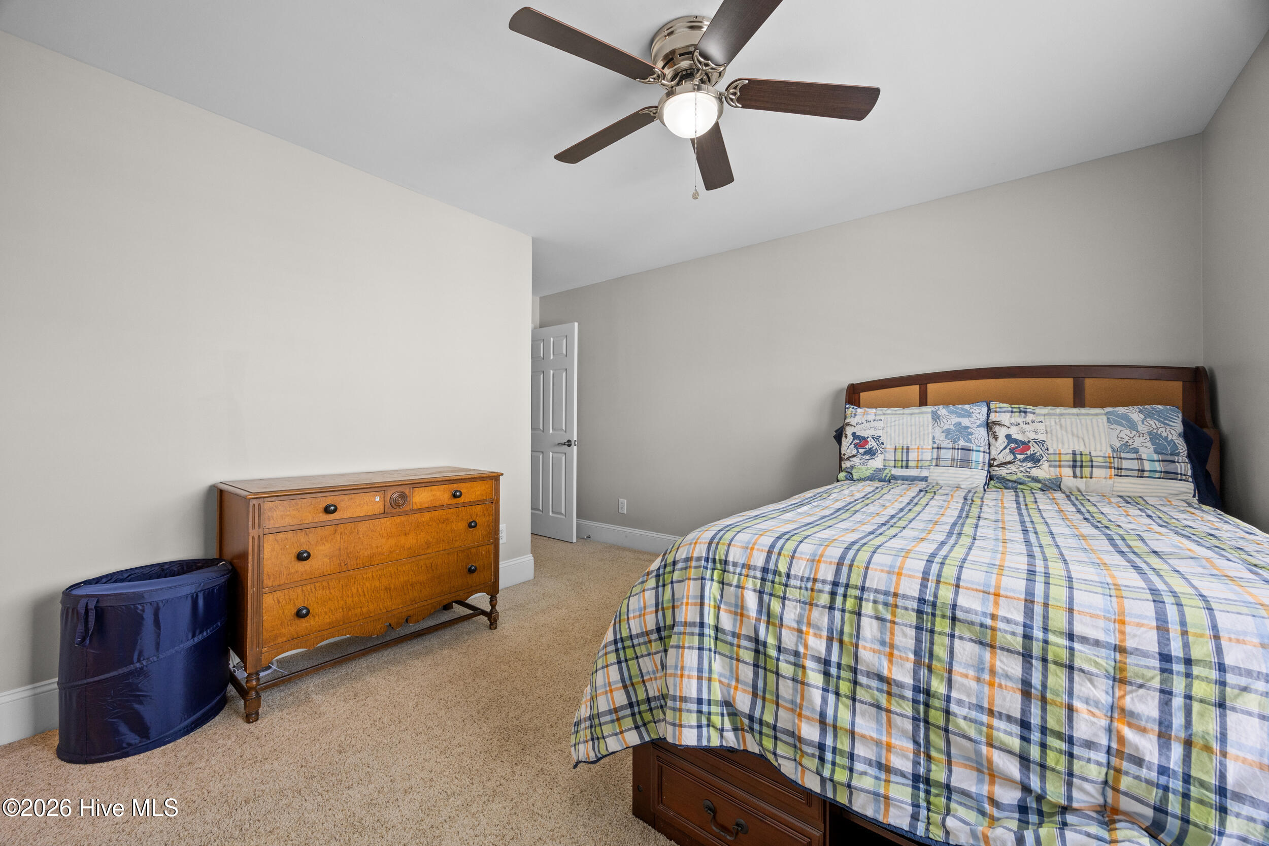 100565771 | Photo 39