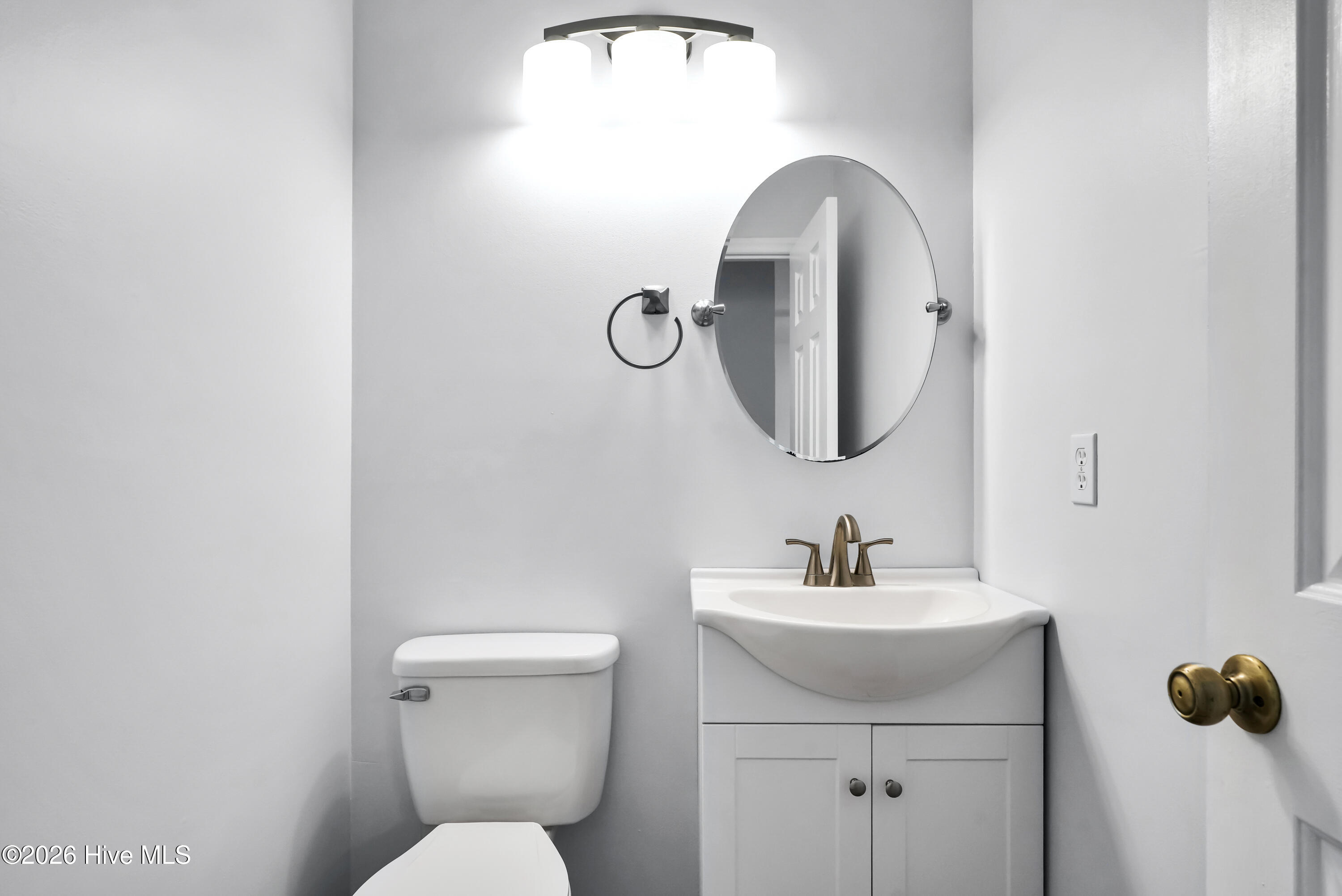 100564940 | Photo 15