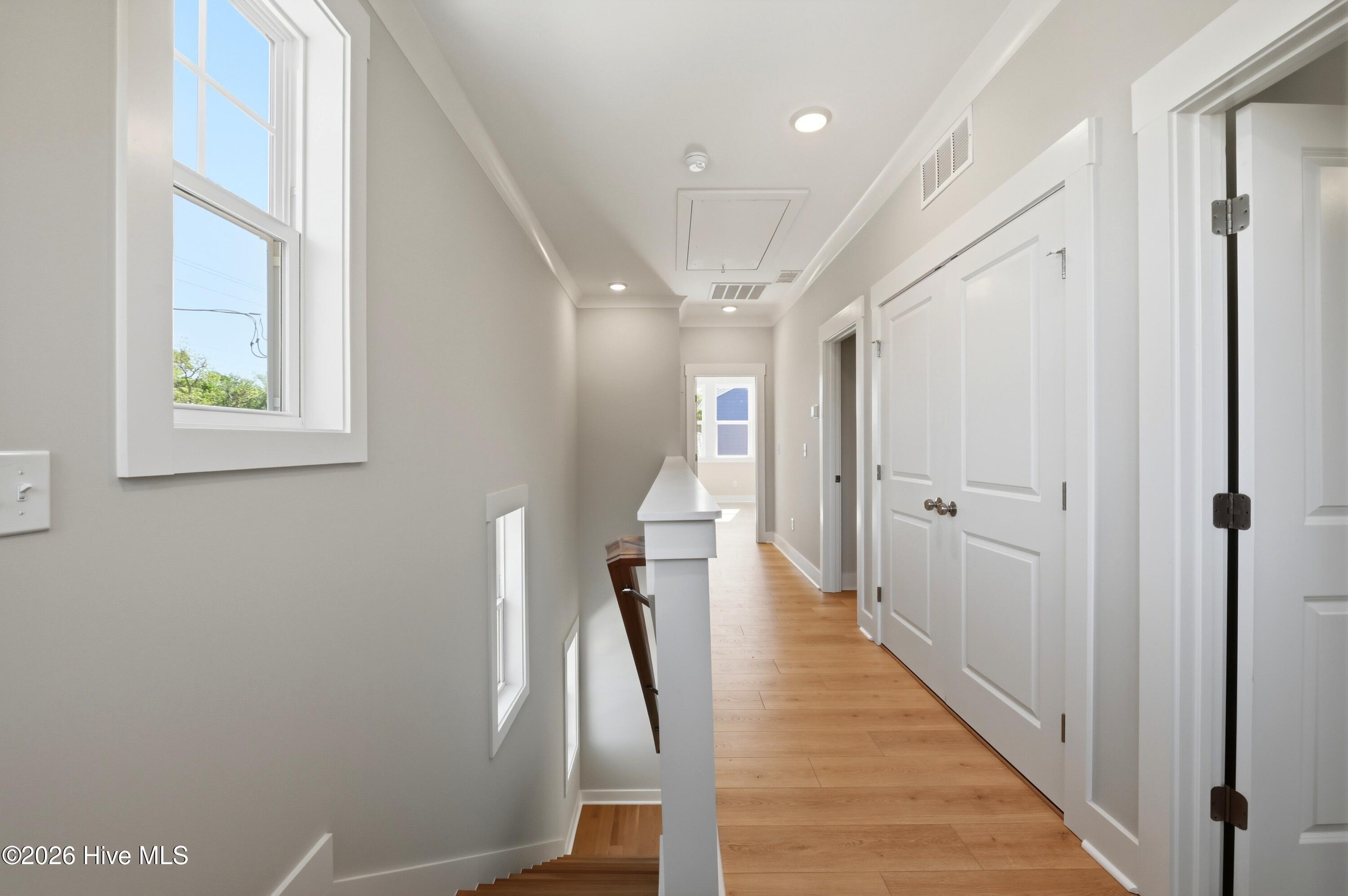 100566798 | Photo 19