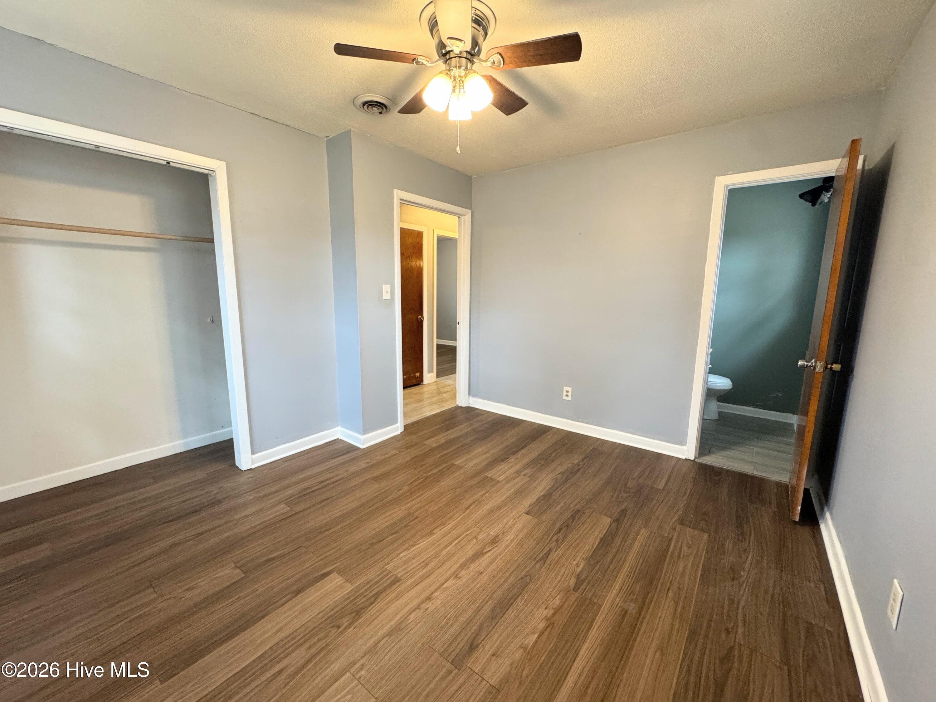 100555957 | Photo 23