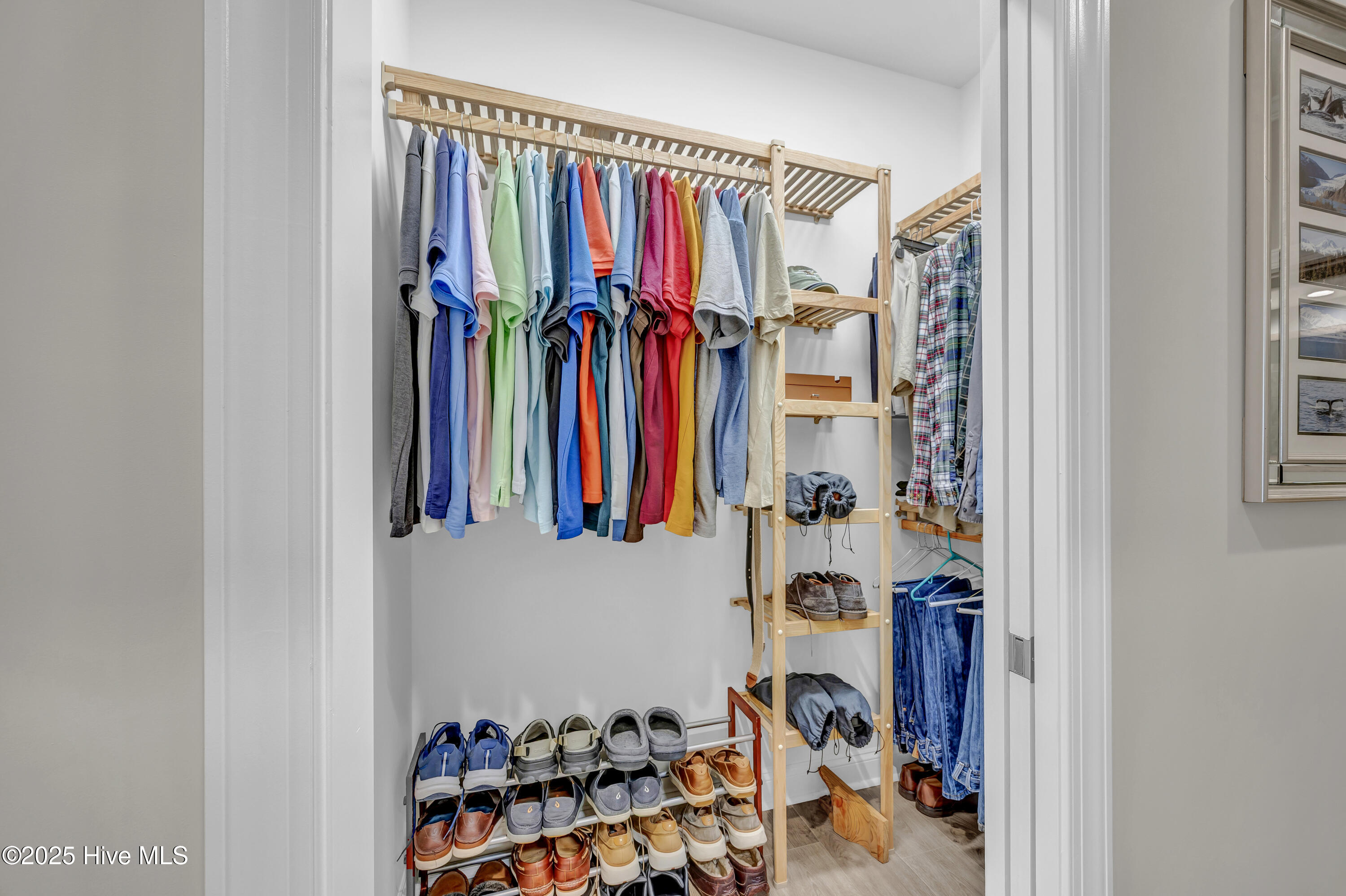 100544142 | Photo 16