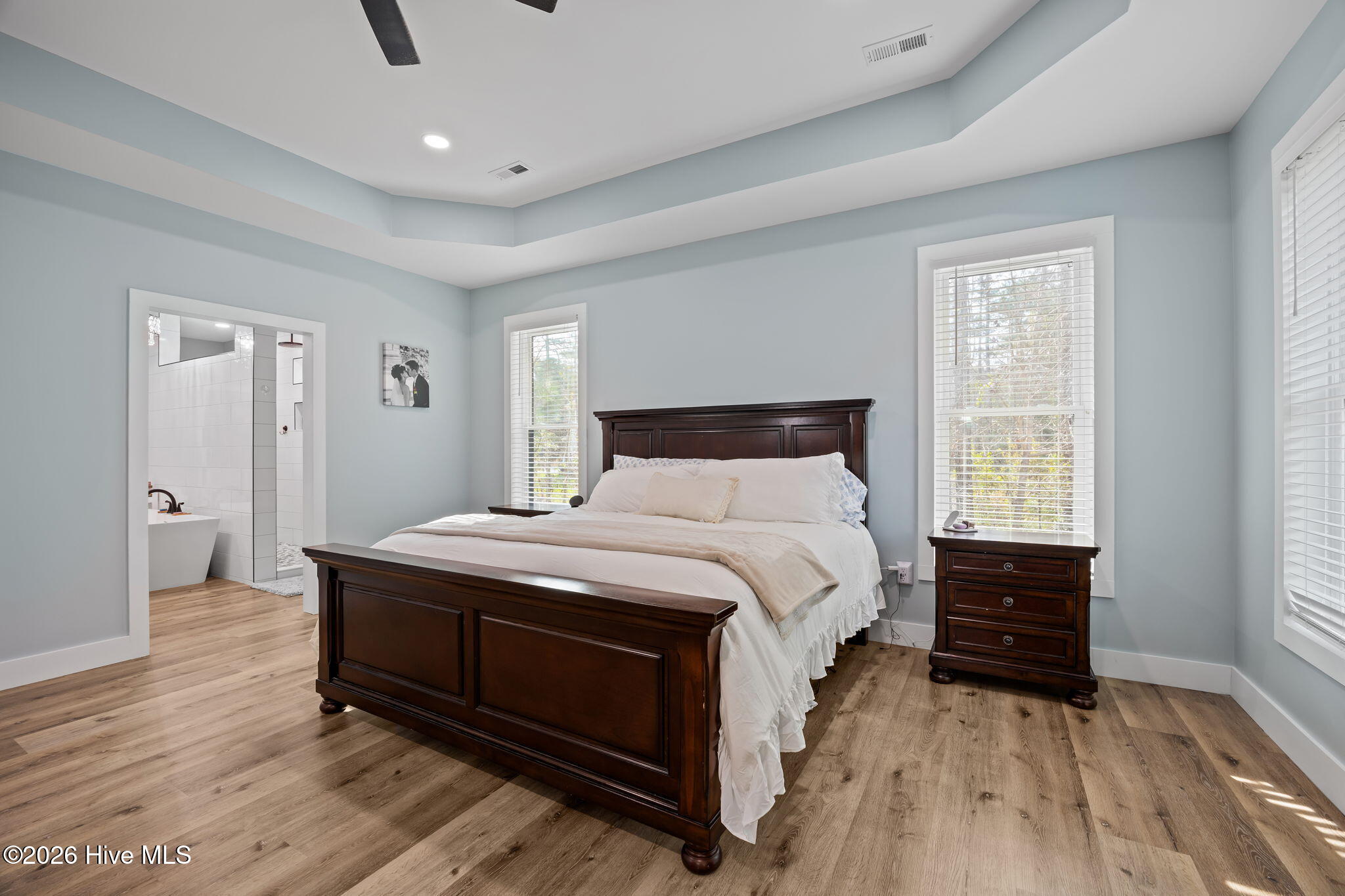 100563547 | Photo 43