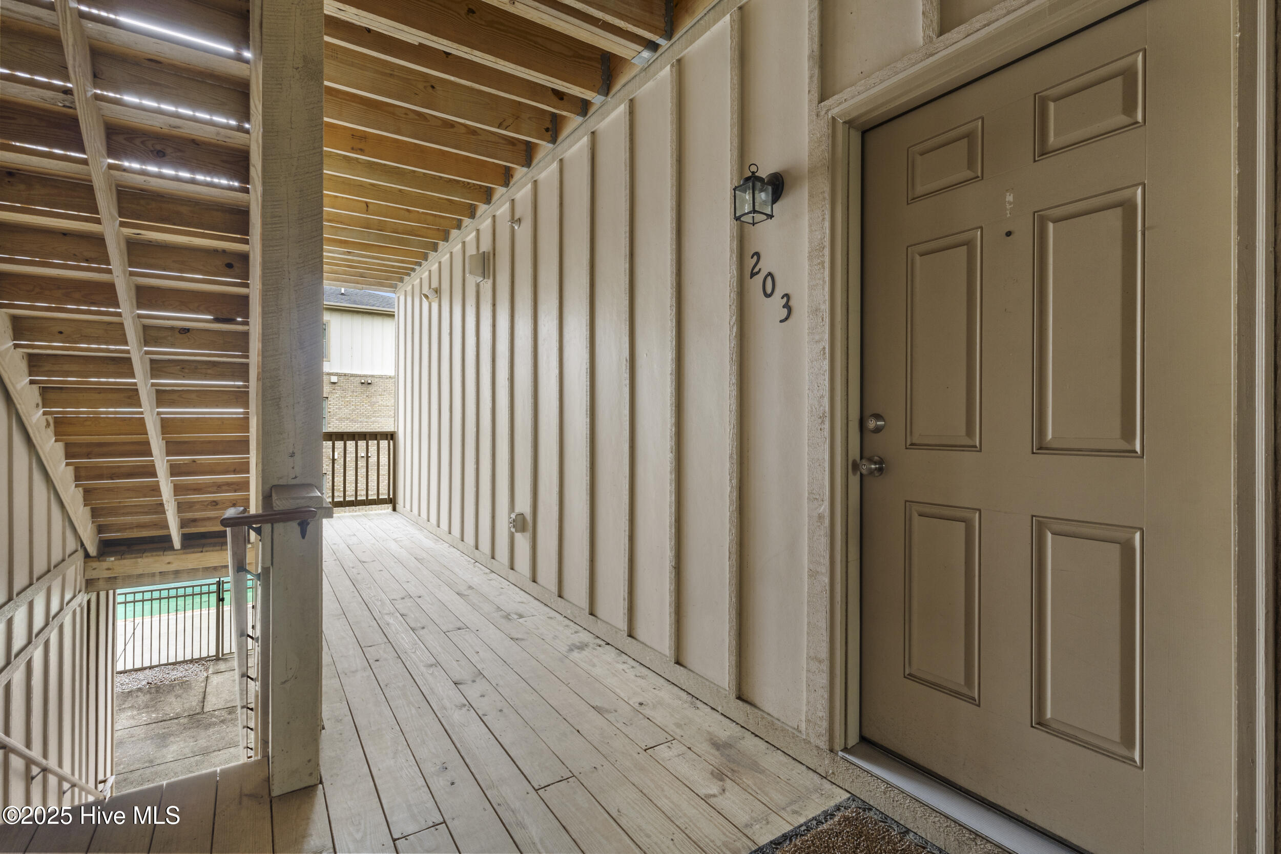 100540798 | Photo 18