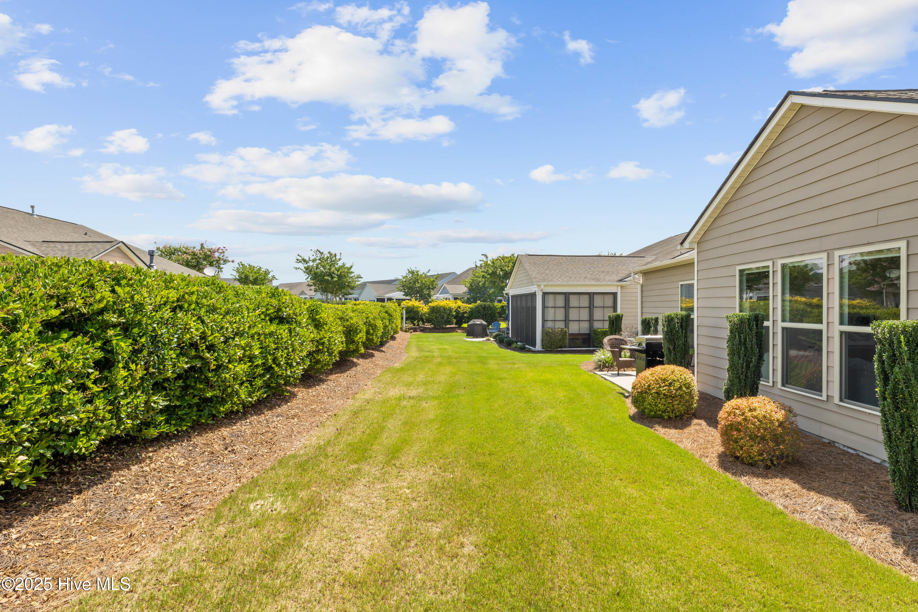 100476655 | Photo 71