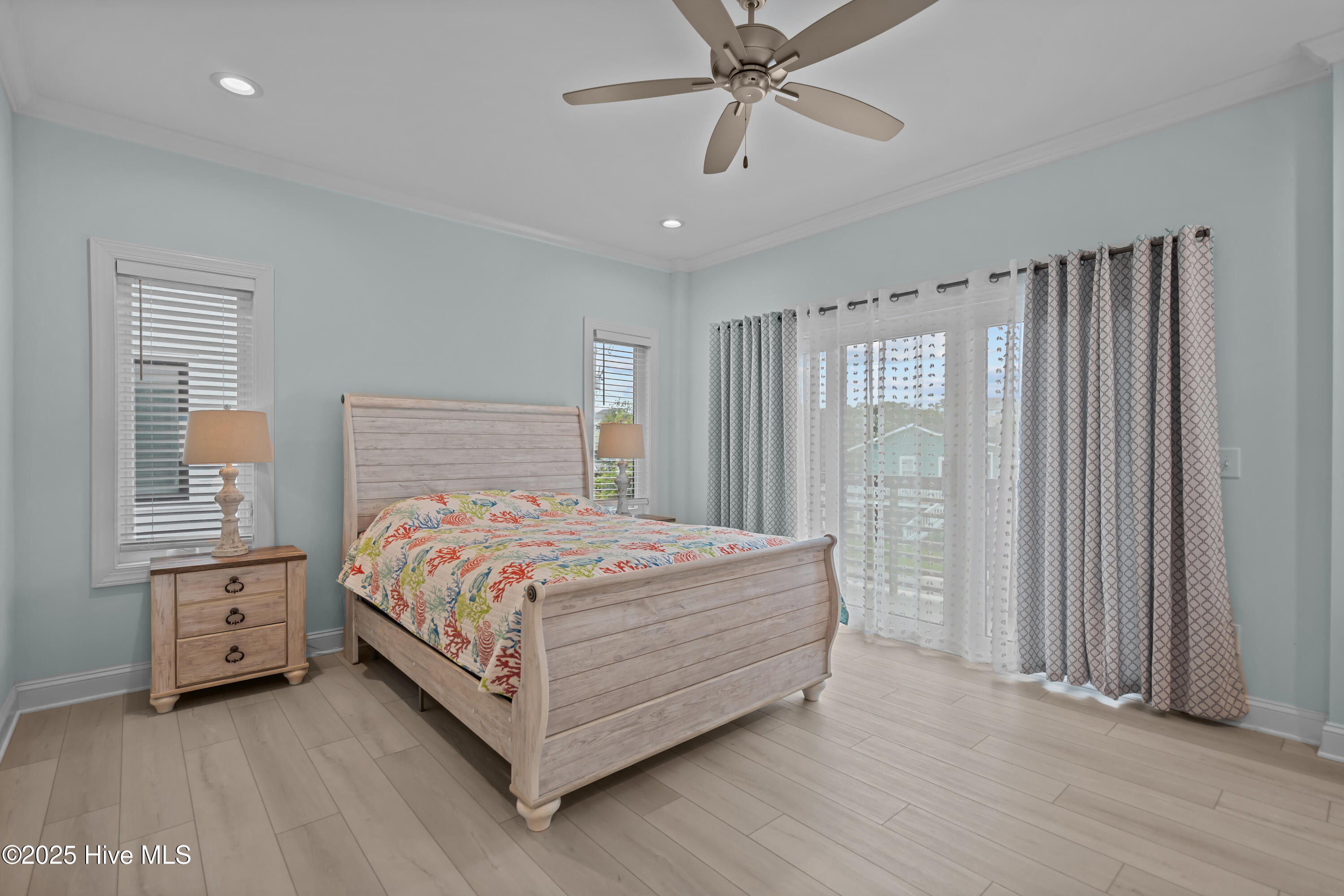 100517488 | Photo 23