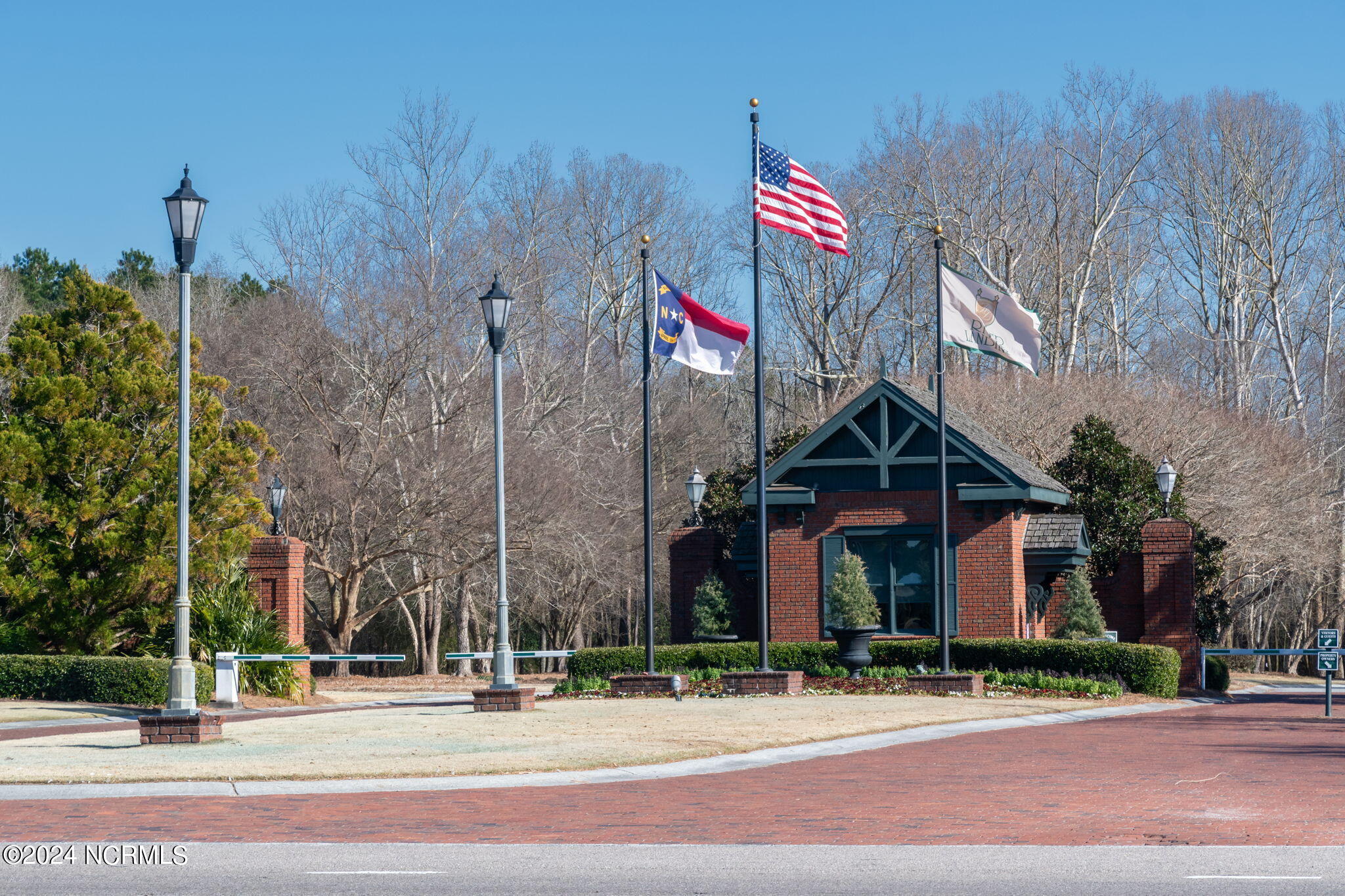 110 Firethorn Circle, Wallace, NC 28466 – photo 21: Front Gate Security Post